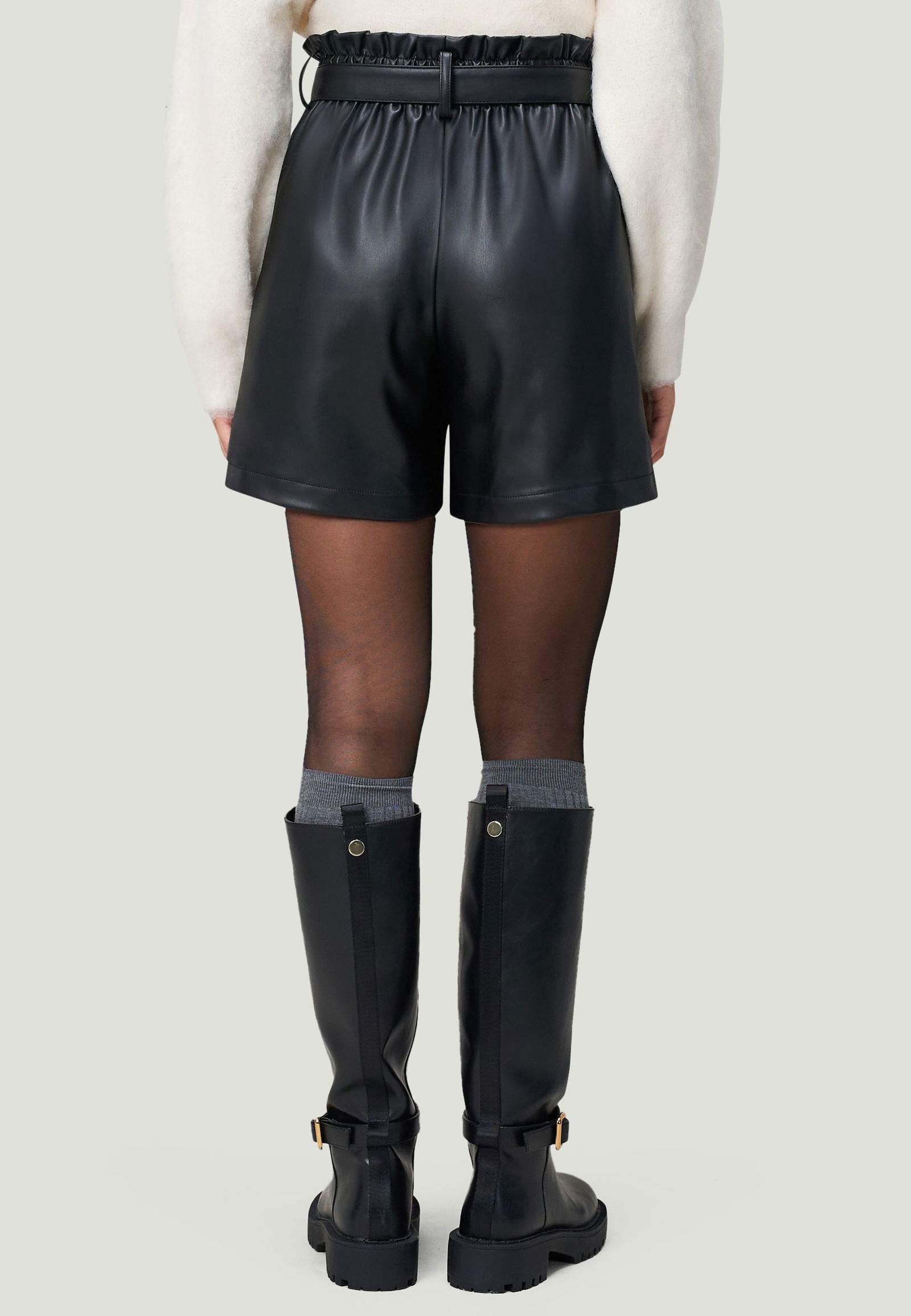 Zero | Zero Shorts | 38 | black beauty