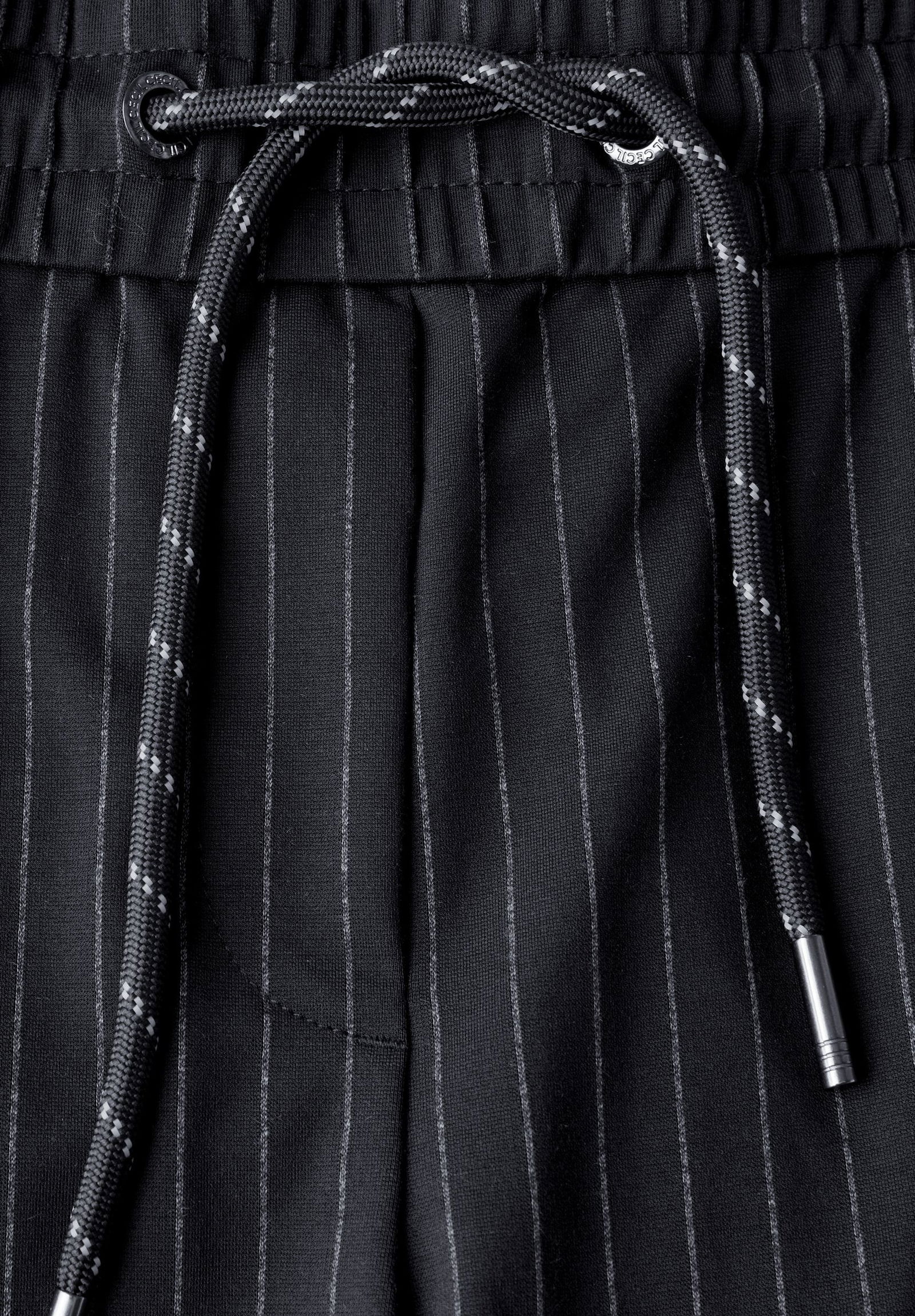 ed6e8edb2dfabaf398a94c4842dfece2 | Hose im Nadelstreifen-Look | 11231_26135