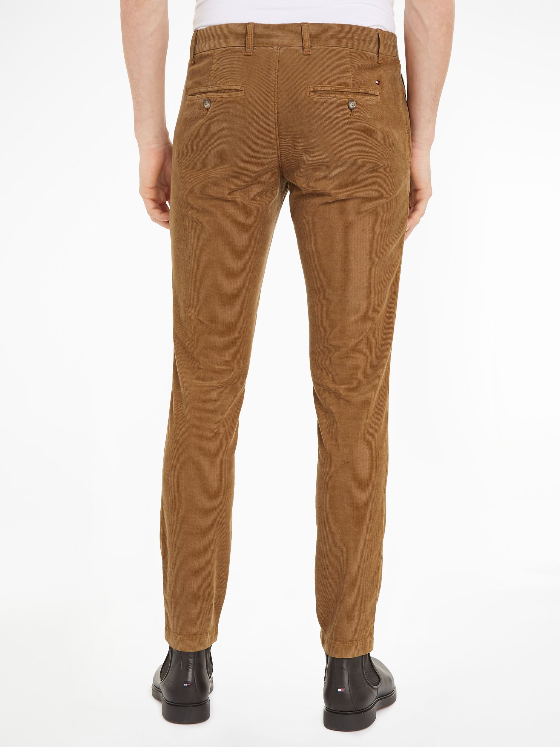 Tommy Hilfiger Cordhose: Stilvoll in Desert Khaki