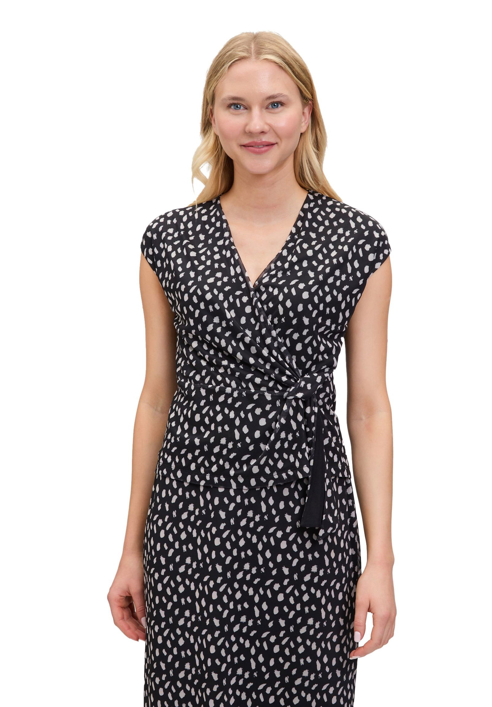  |  Shirt Kurz 1/2 Arm, White/Black | 42 | weiß/schwarz