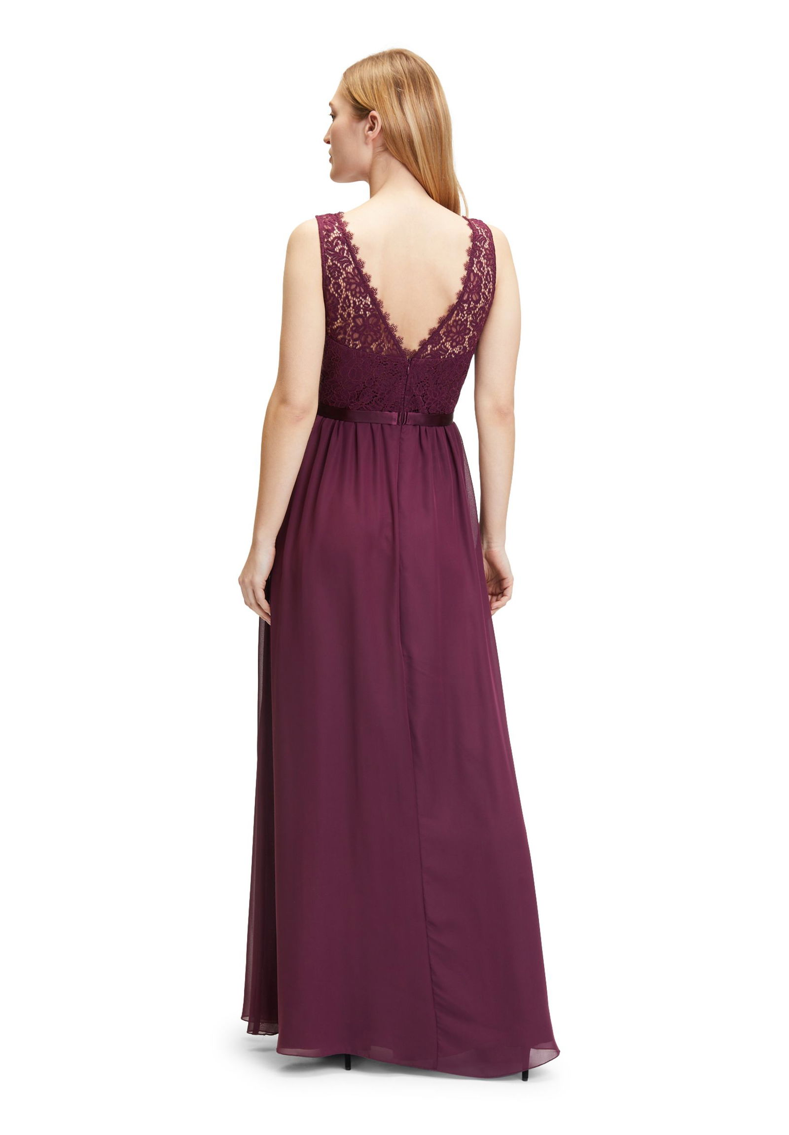 92ff75c1811f17bcac2359265a1acaf5 Suddenly Princess Langes Kleid