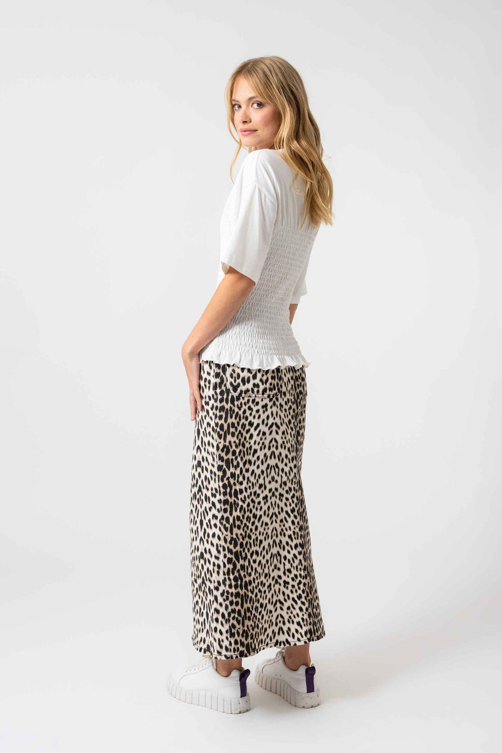 a1b3b9a0e991c826e793db97a2e07642 Oh April |  Oh April Sommerrock  | M | Leo