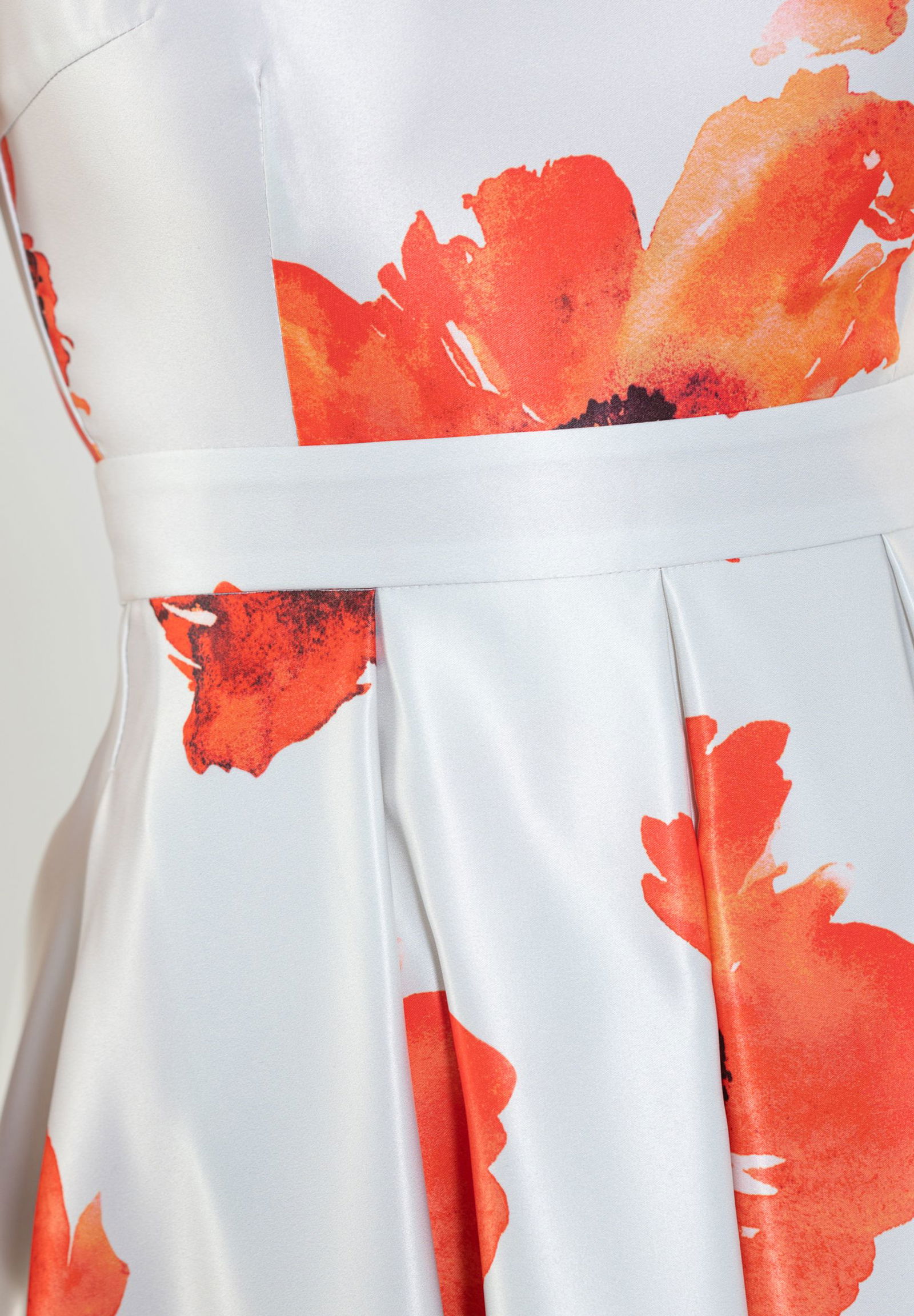 Cocktailkleid aus bedrucktem Duchesse