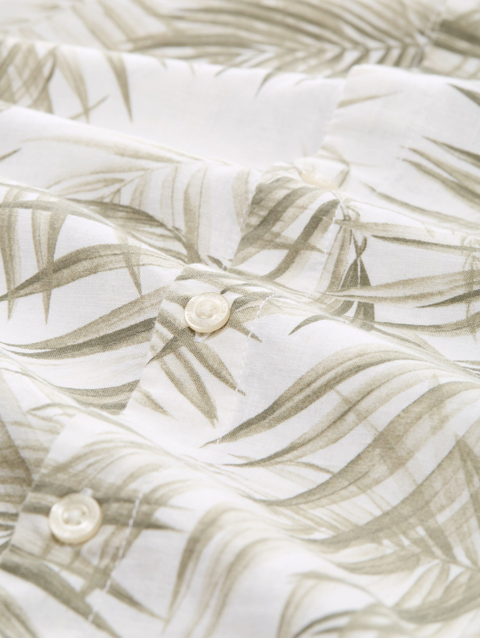 relaxed viscose linen shirt, white green watery palm print #2