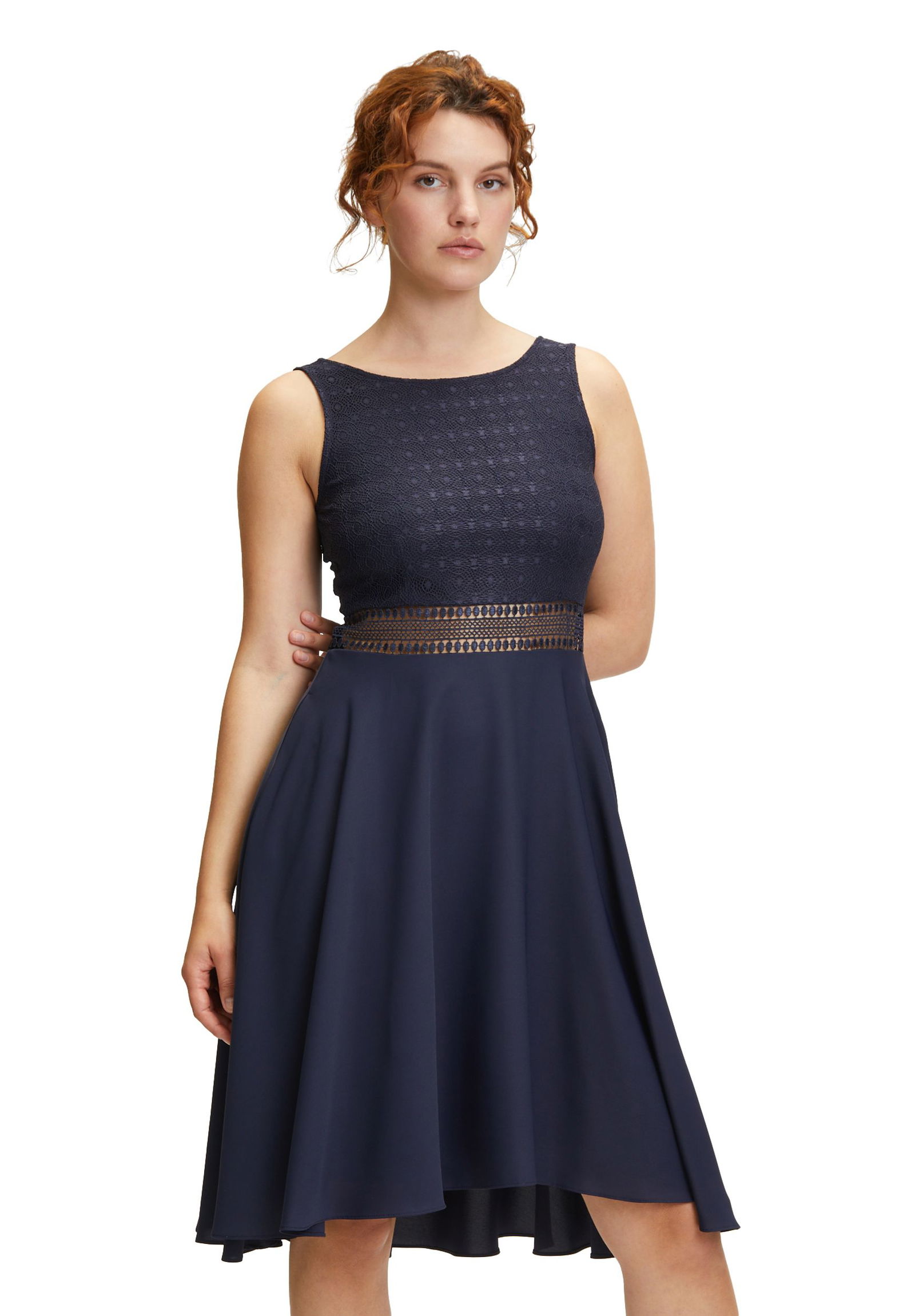 5356ff0d03cbf1f22f3a8d1a7886f3a2 Abendkleid