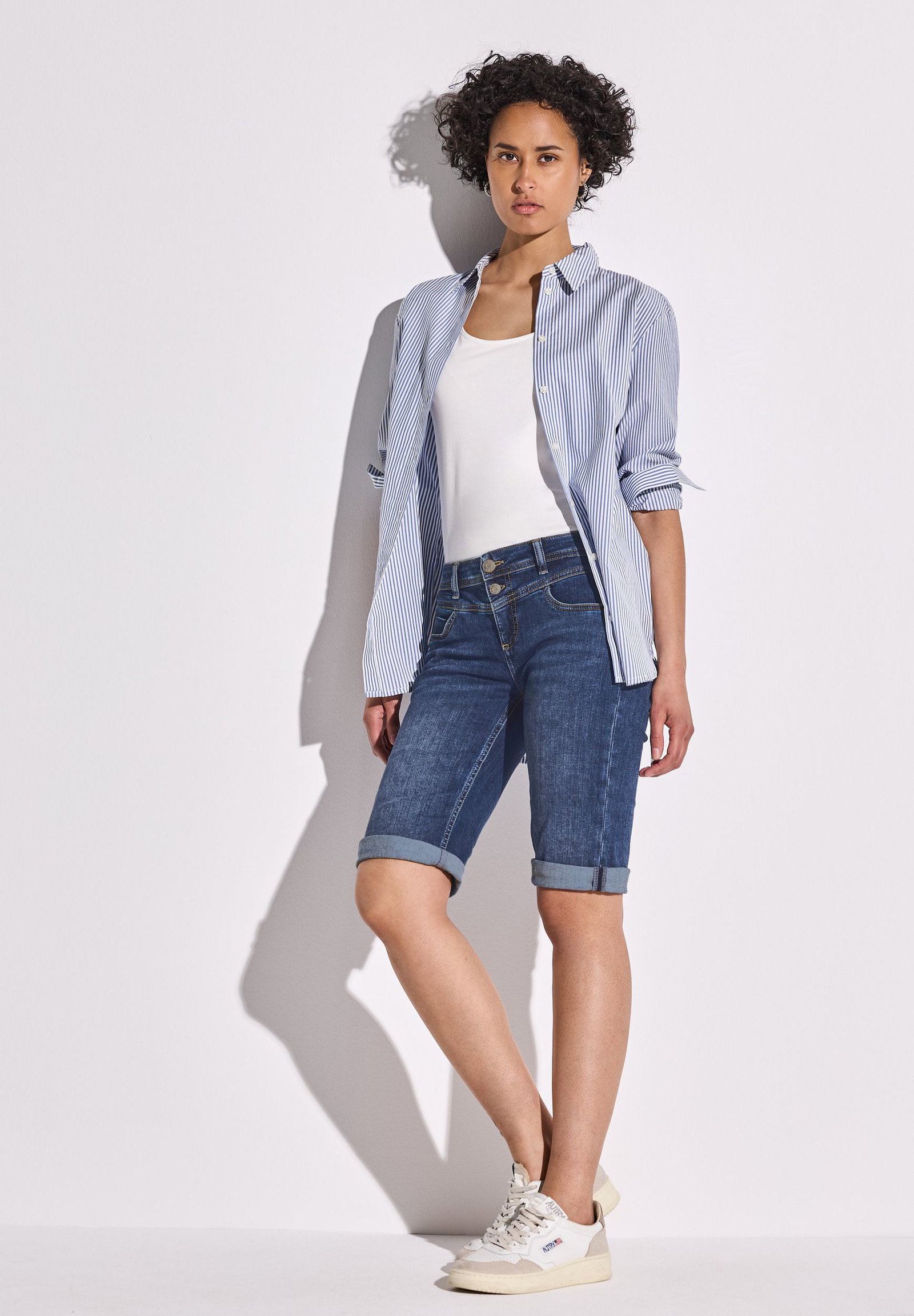 0661c8bdbccd029a699ff5c8b459bf52 Street One | Street One Shorts | 27 | medium blue random