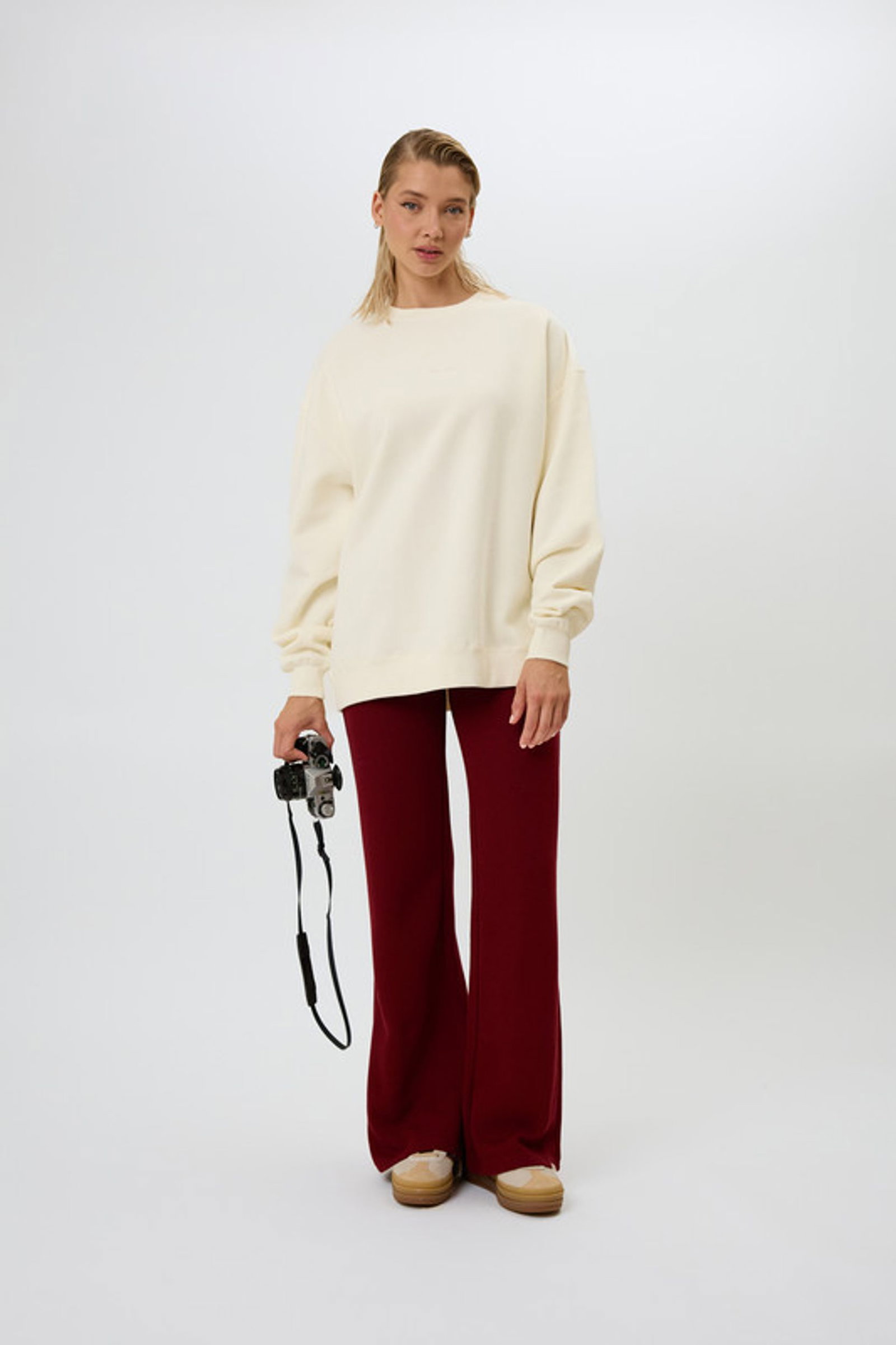 Oh April Sweater "Nostalgia Heart" #1