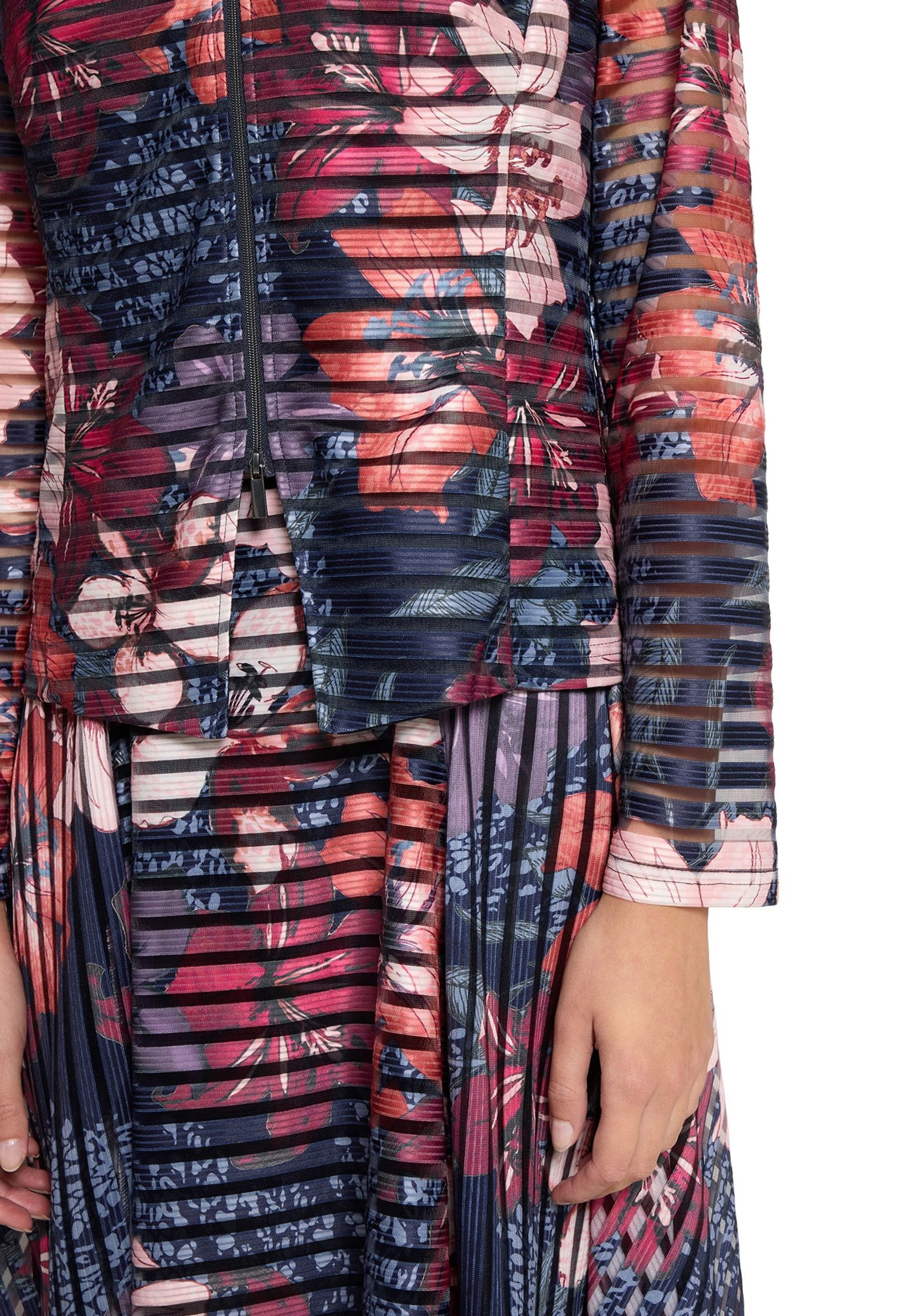 87e10d836b502e6cbbedcf7f1bc3942d Vera Mont | Vera Mont Jacke | 48 | dark blue/dark red