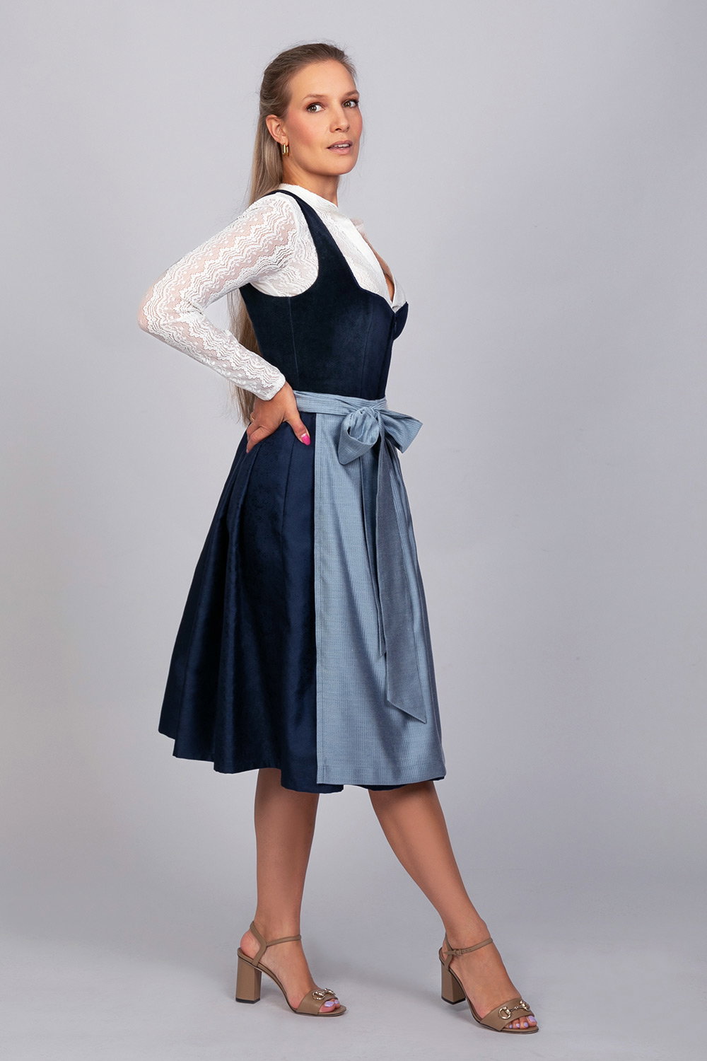 Edelnice Dirndl Mididirndl Luna aus nachtblauen Samt #4