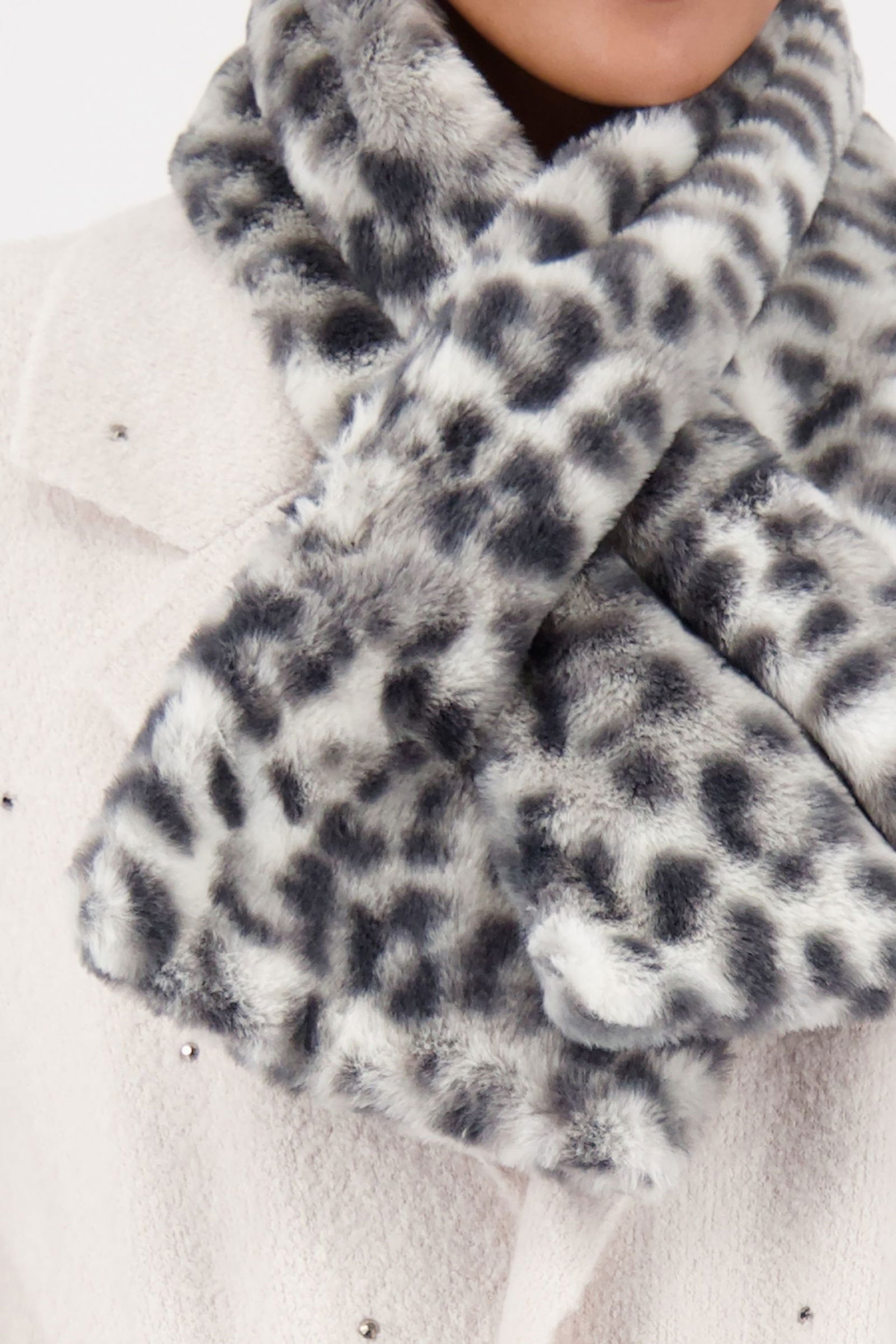 Monari |  Monari Tuch  | OS | schwarz gemustert