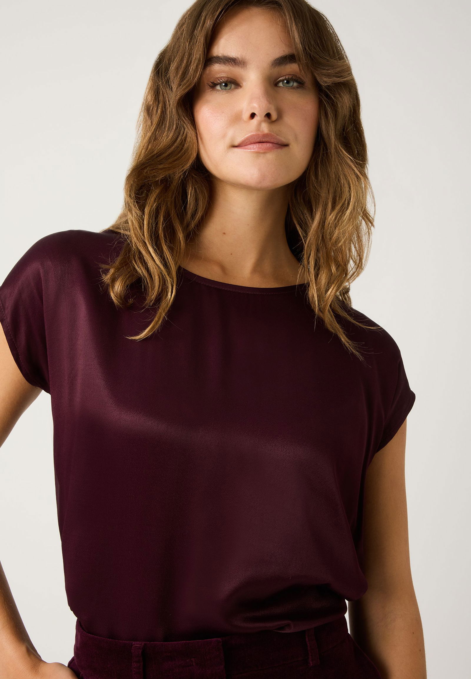 2f0068ef03d0fcbdb646e8329981e02d | Shirt, ruby orchid | 34