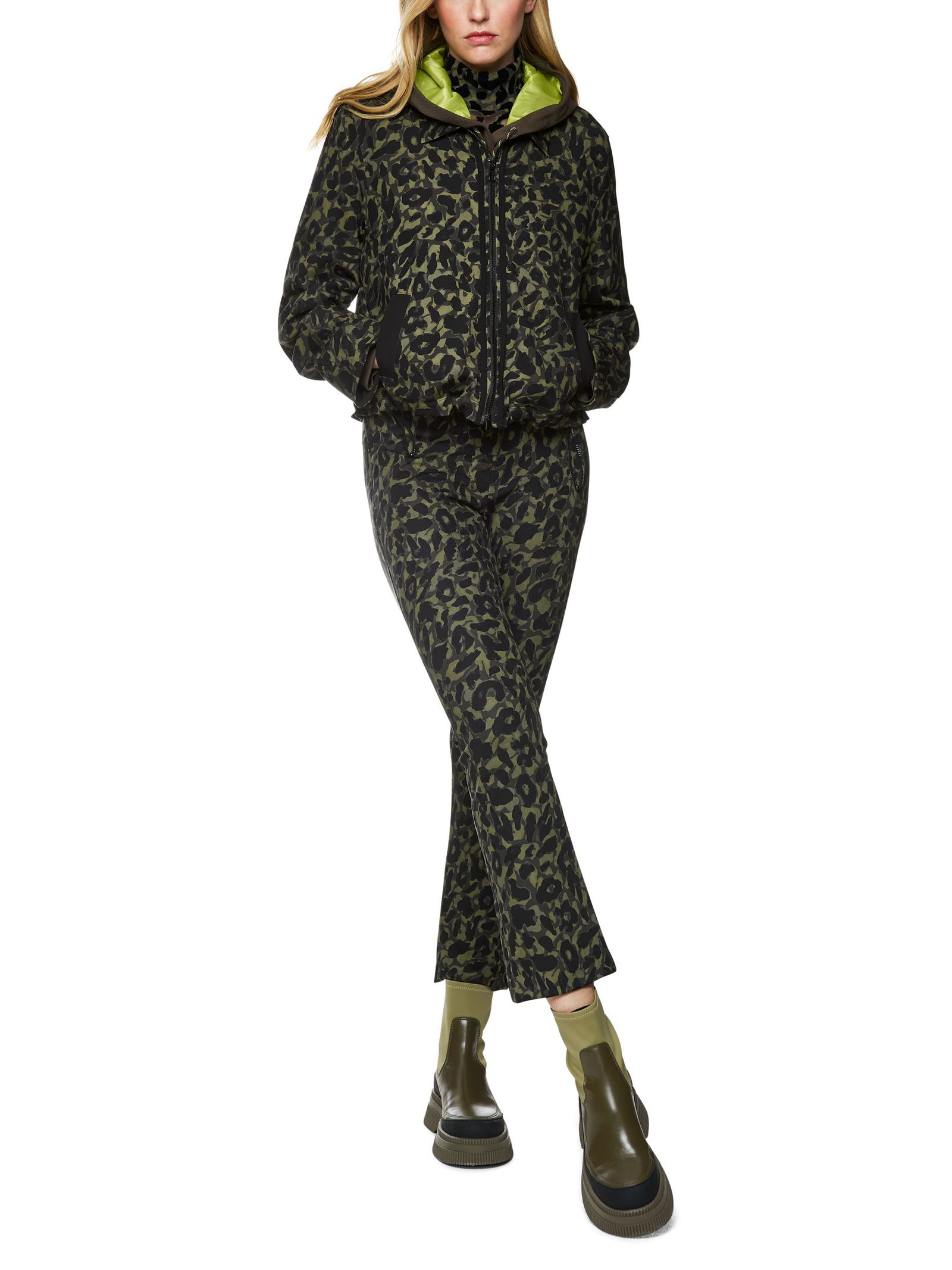 0f4f4d1337858c75c48e2242ec713b58 |  Jacke, olive drab | 40