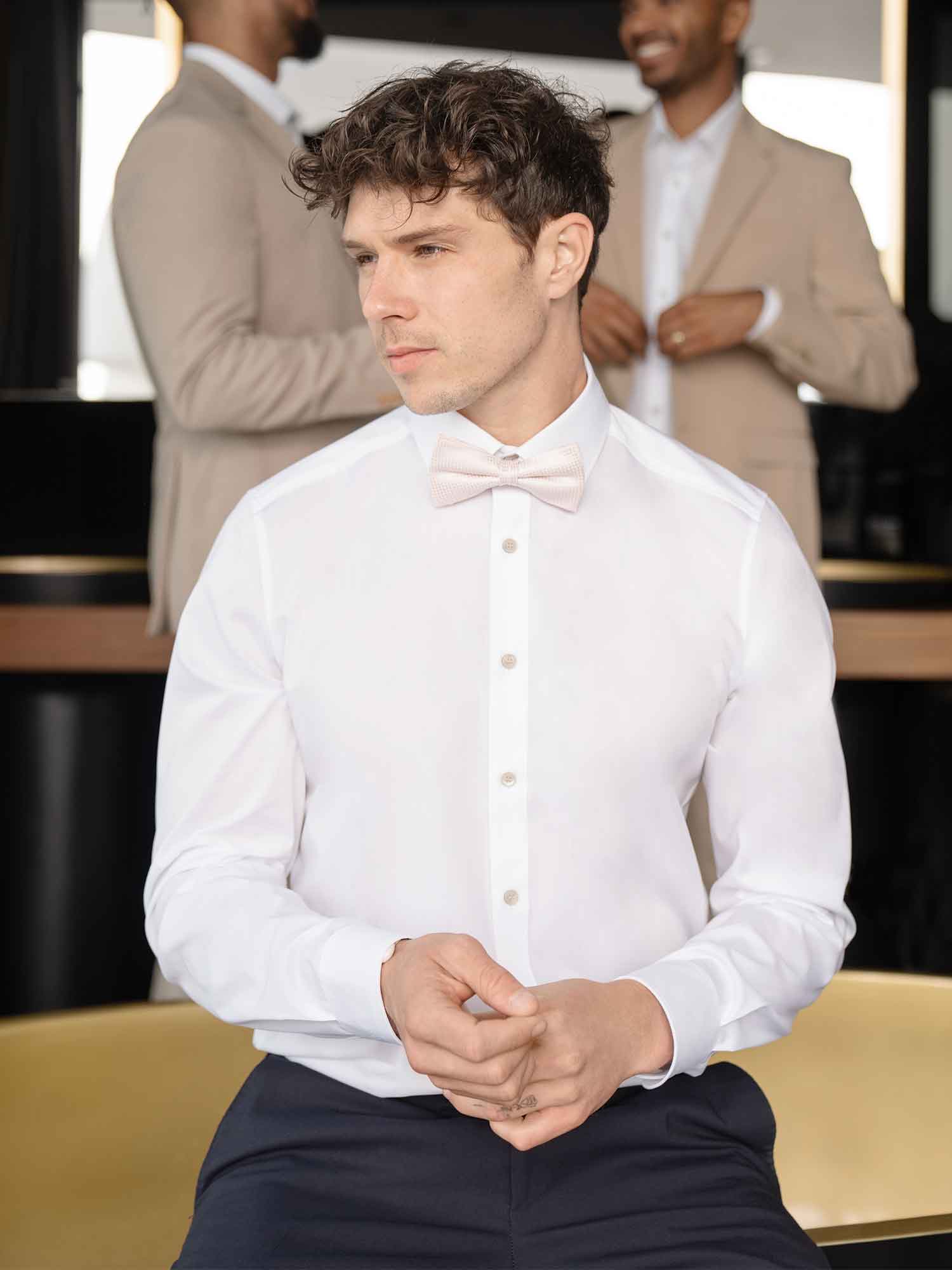 Kategorien-hemden-herren-hemd-kragen-olymp Herren Cocktail und Partymode Mann im Anzug