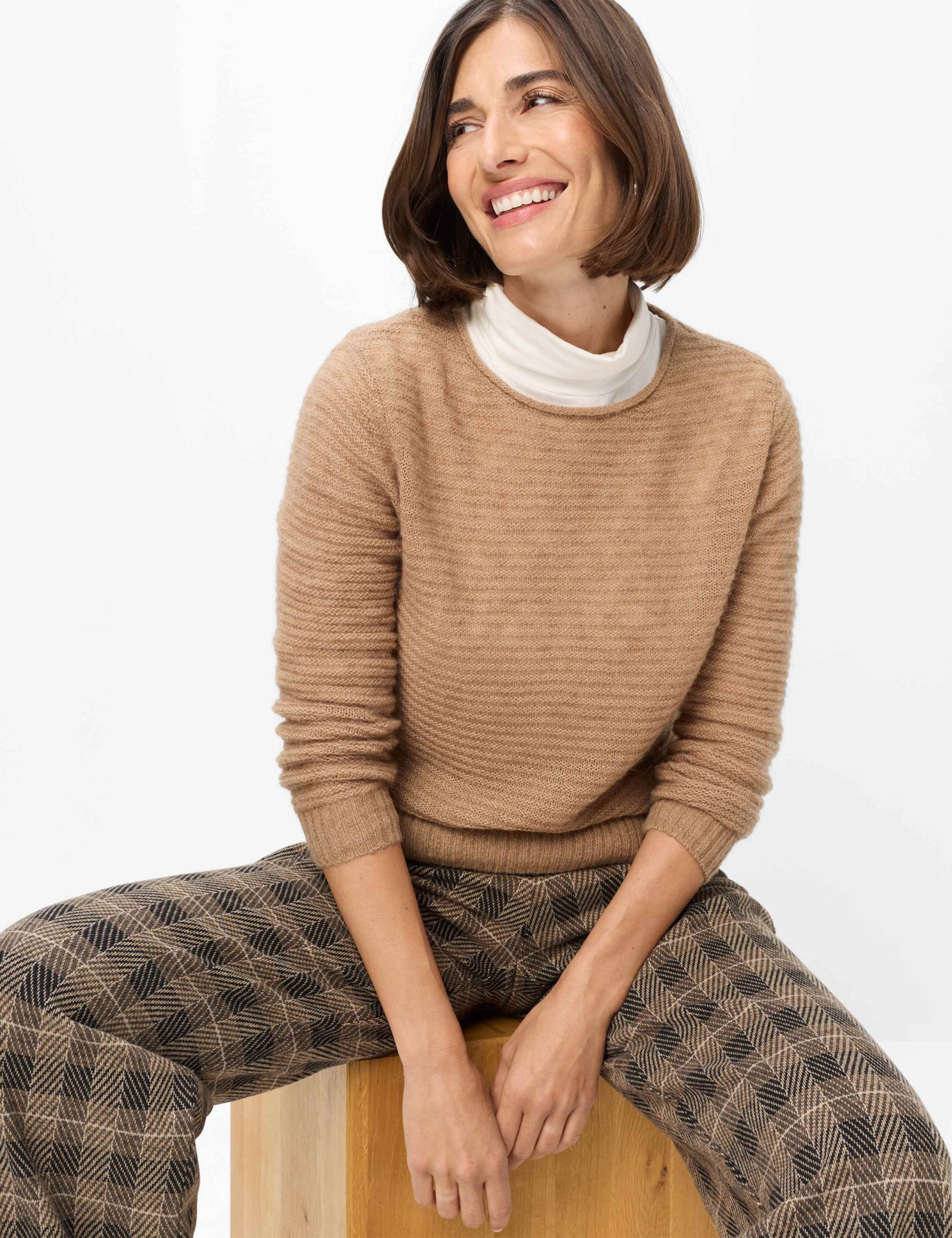 STYLE.LESLEY SNOS, walnut #6