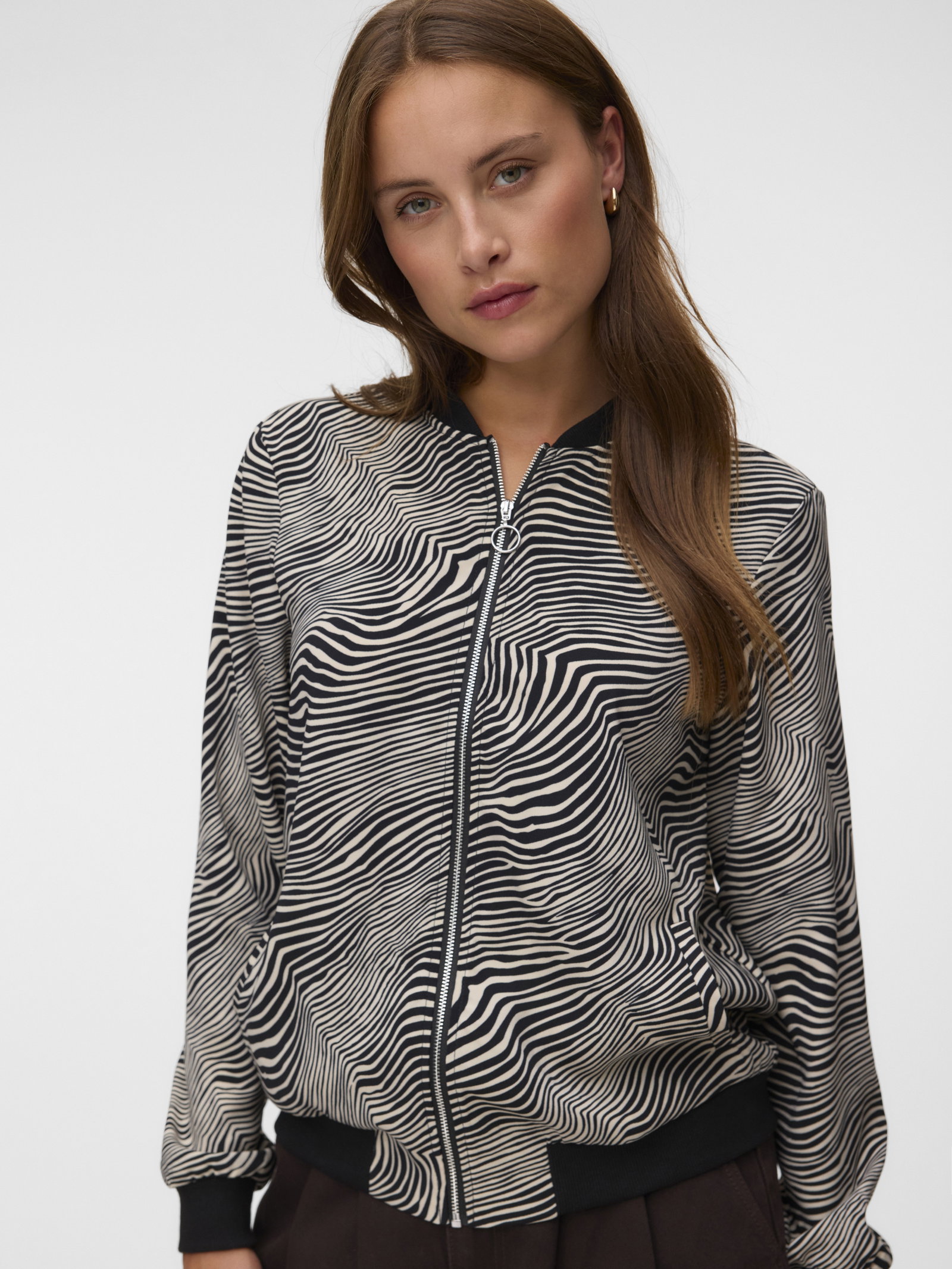 VMCOCO L/S BOMBER AOP WVN NOOS, Oatmeal/Tilla Zebra #3