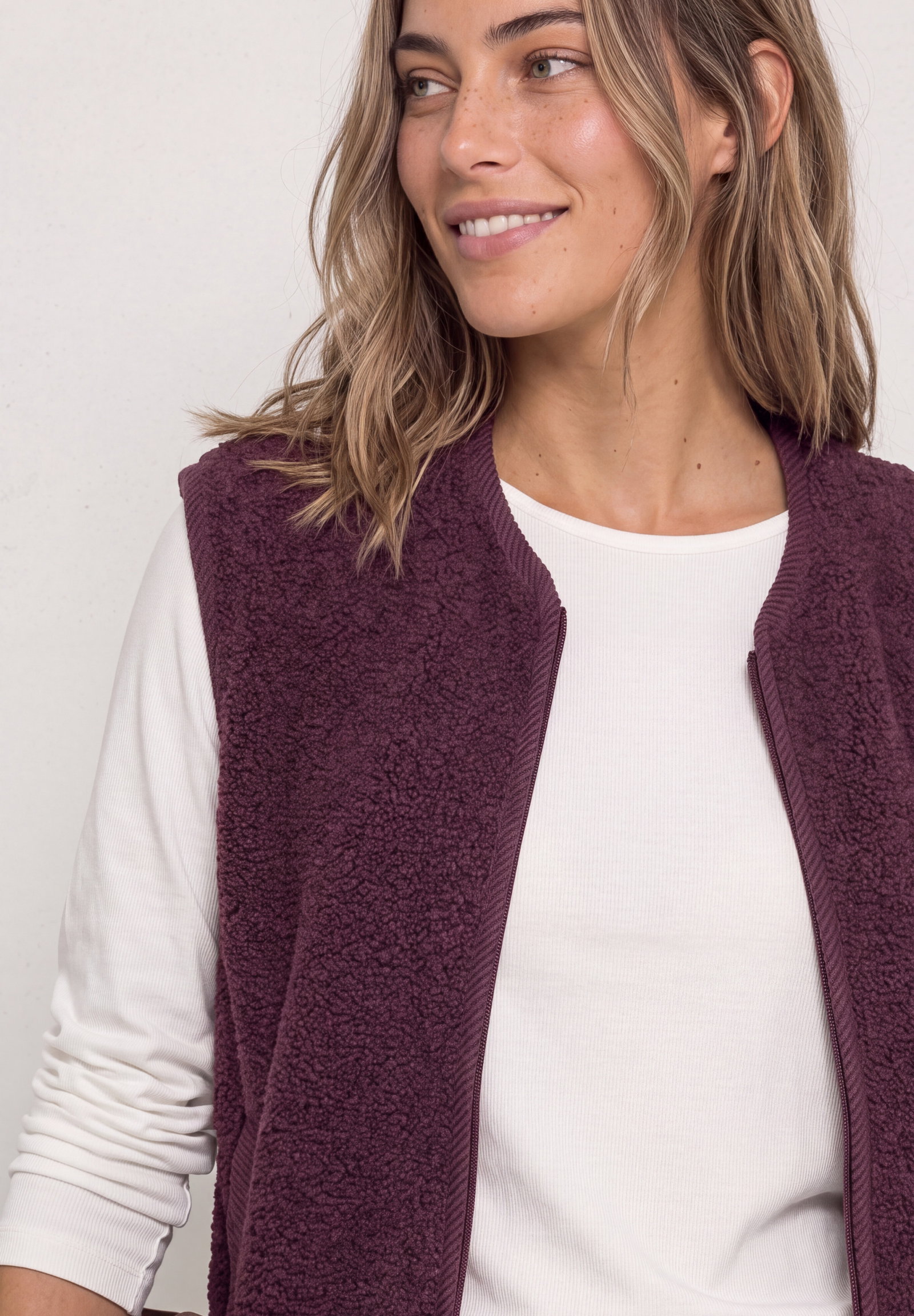 Short Teddy Vest w. Corduroy D, rustic rouge #6