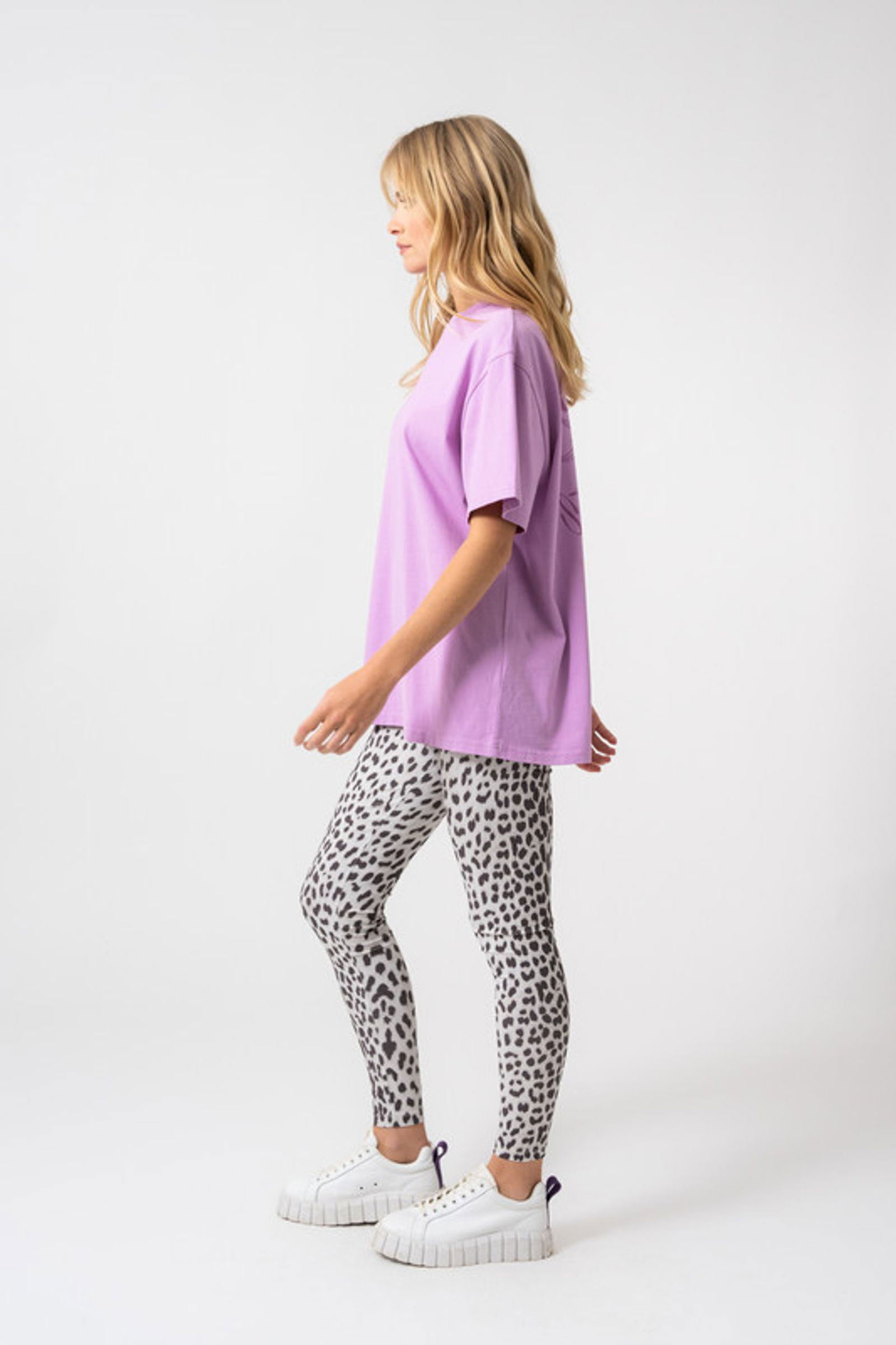 Oh April |  T Shirt | XL | lilac