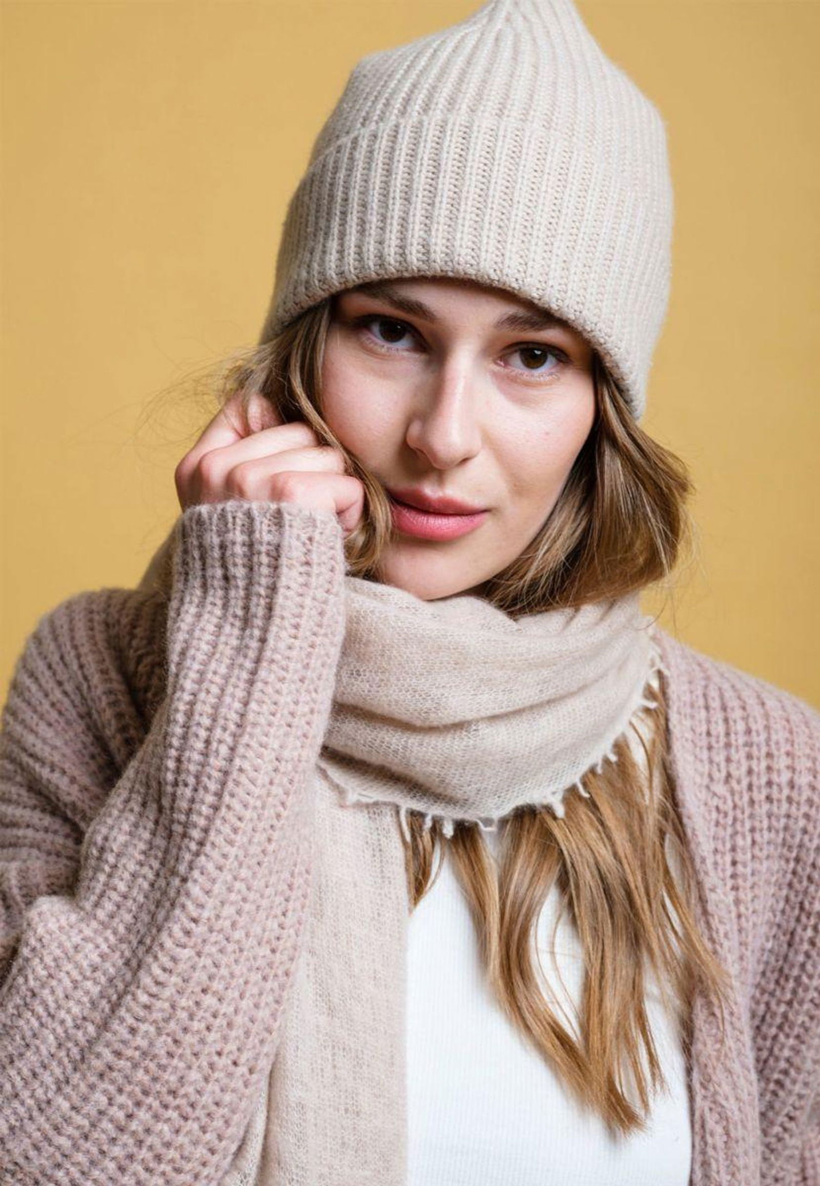 beige