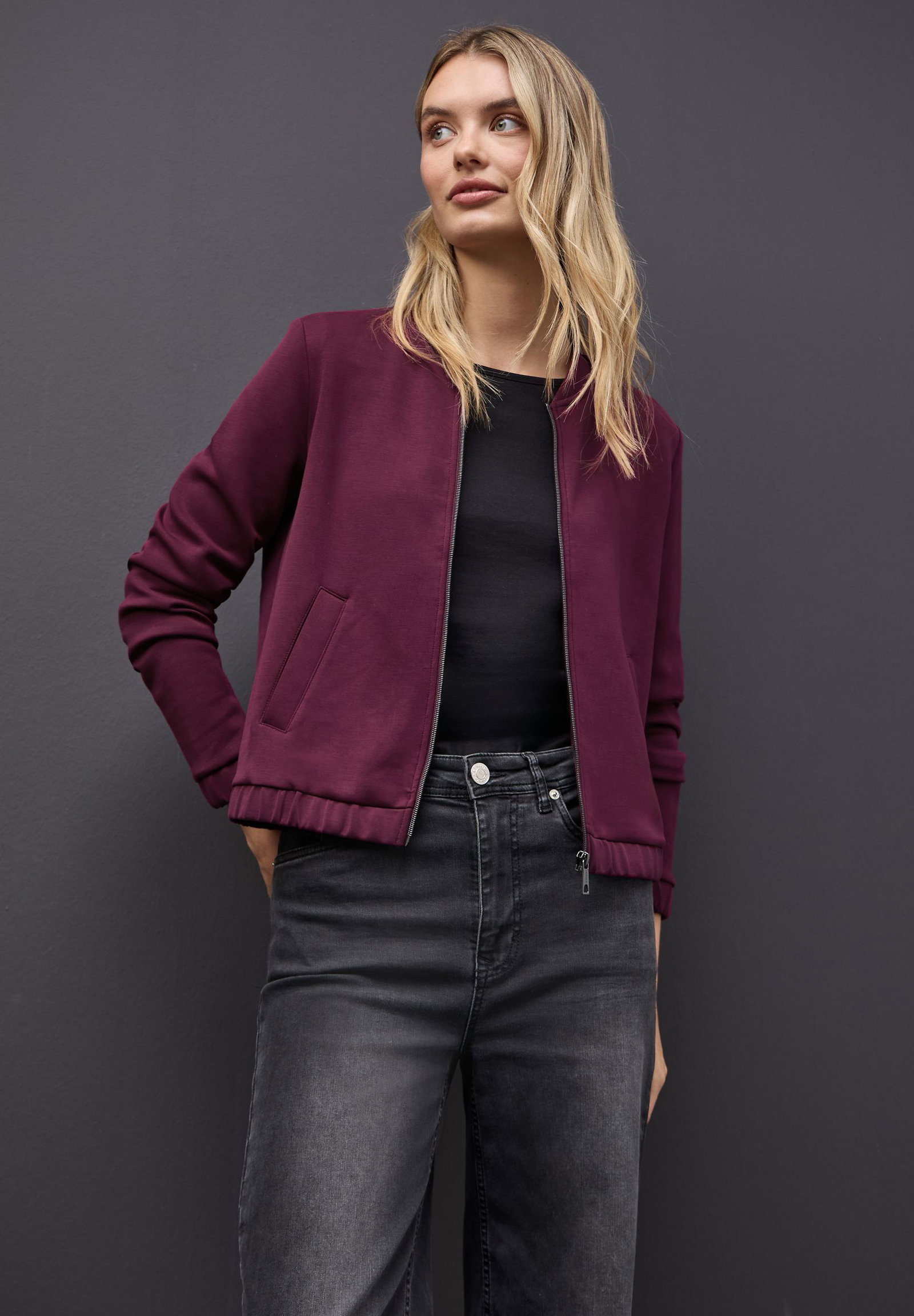 0334cc4c24212fd3a6e8d995fd375542 | EOS_Silk look short zipper jac, noble red | 44