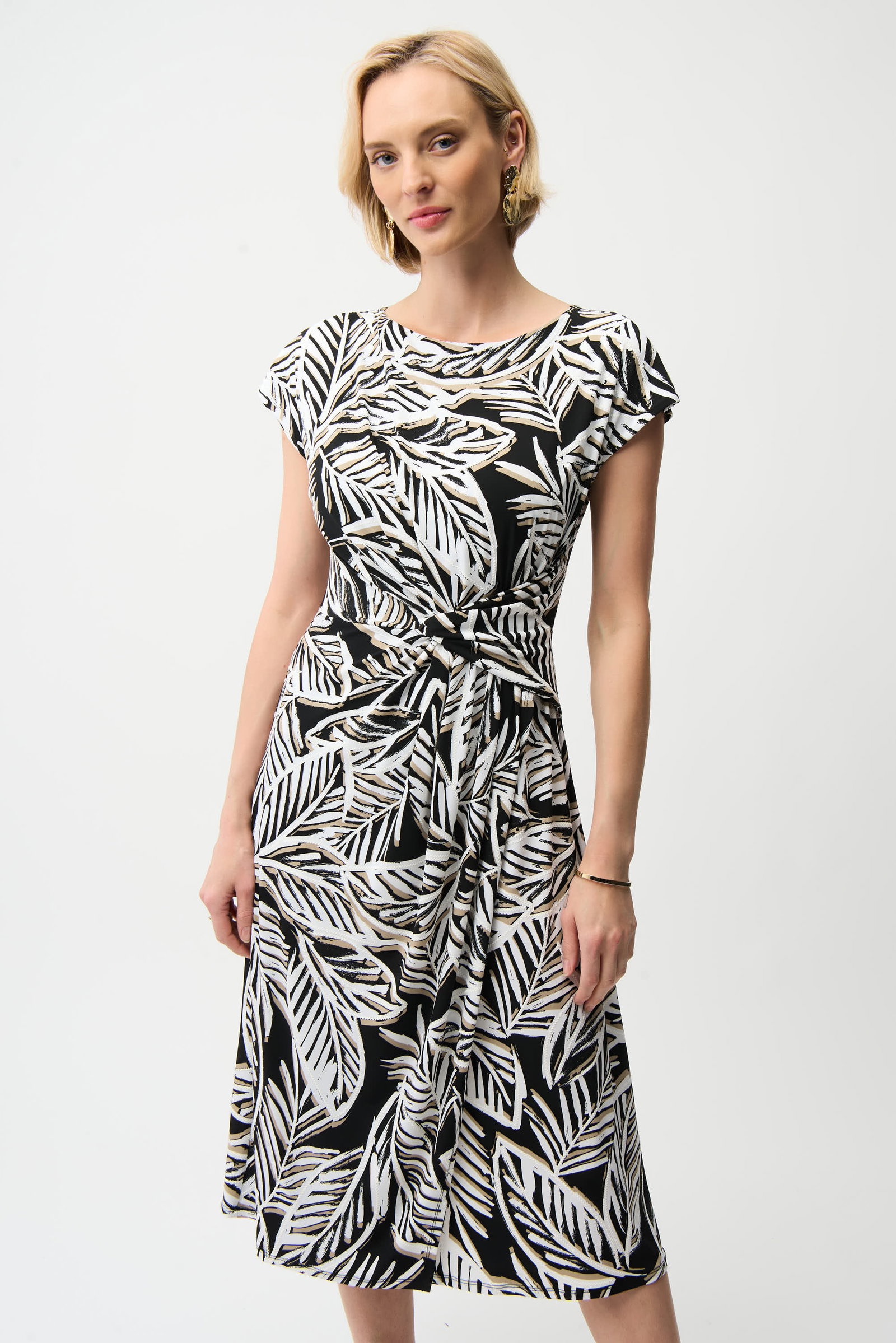 Joseph Ribkoff Fit-and-Flare-Kleid mit tropischem Print und U-Boot-Ausschnitt #1