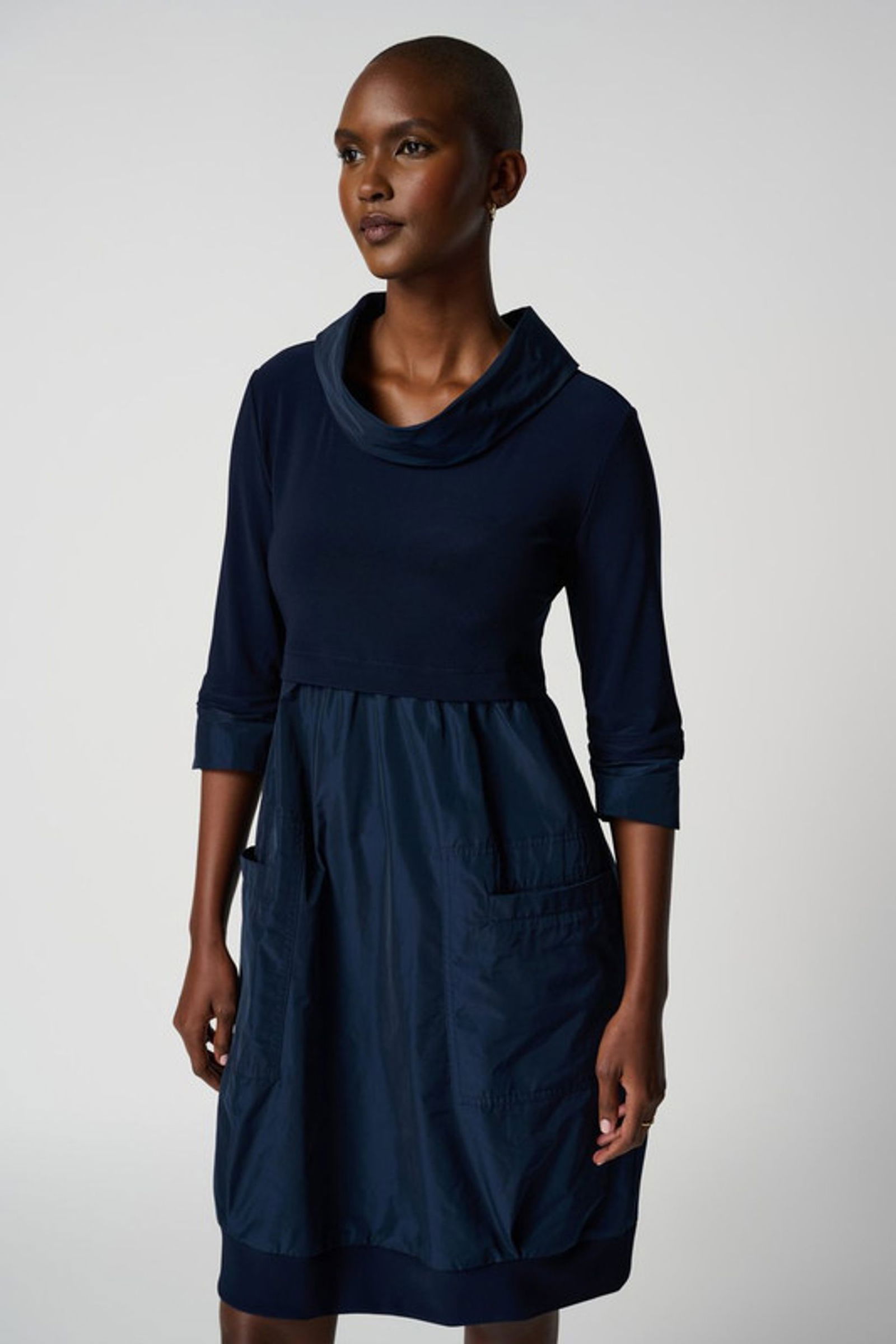 baad6c5a829c95c80b51272ec88c12da  |  Joseph Ribkoff Kleid mit Empire-Taille und Stehkragen | 36 | marine