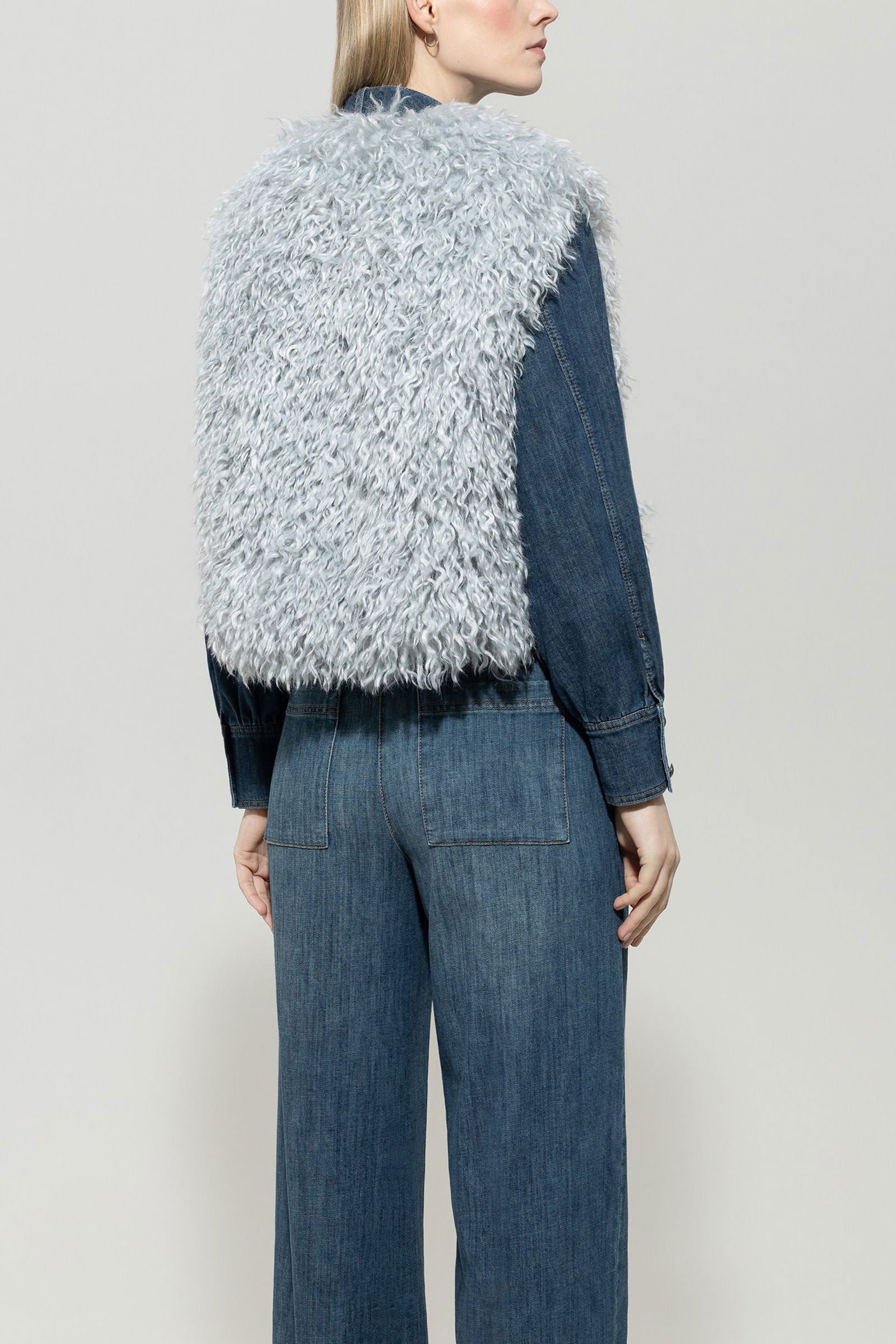 ef2fe8c2474e079c02e4cf9a671b3703 Luisa Cerano |  Luisa Cerano Weste  | 38