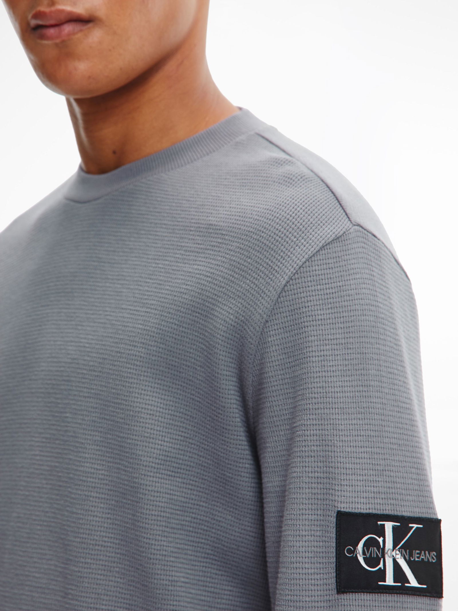 MONOGRAM BADGE WAFFLE LS TEE