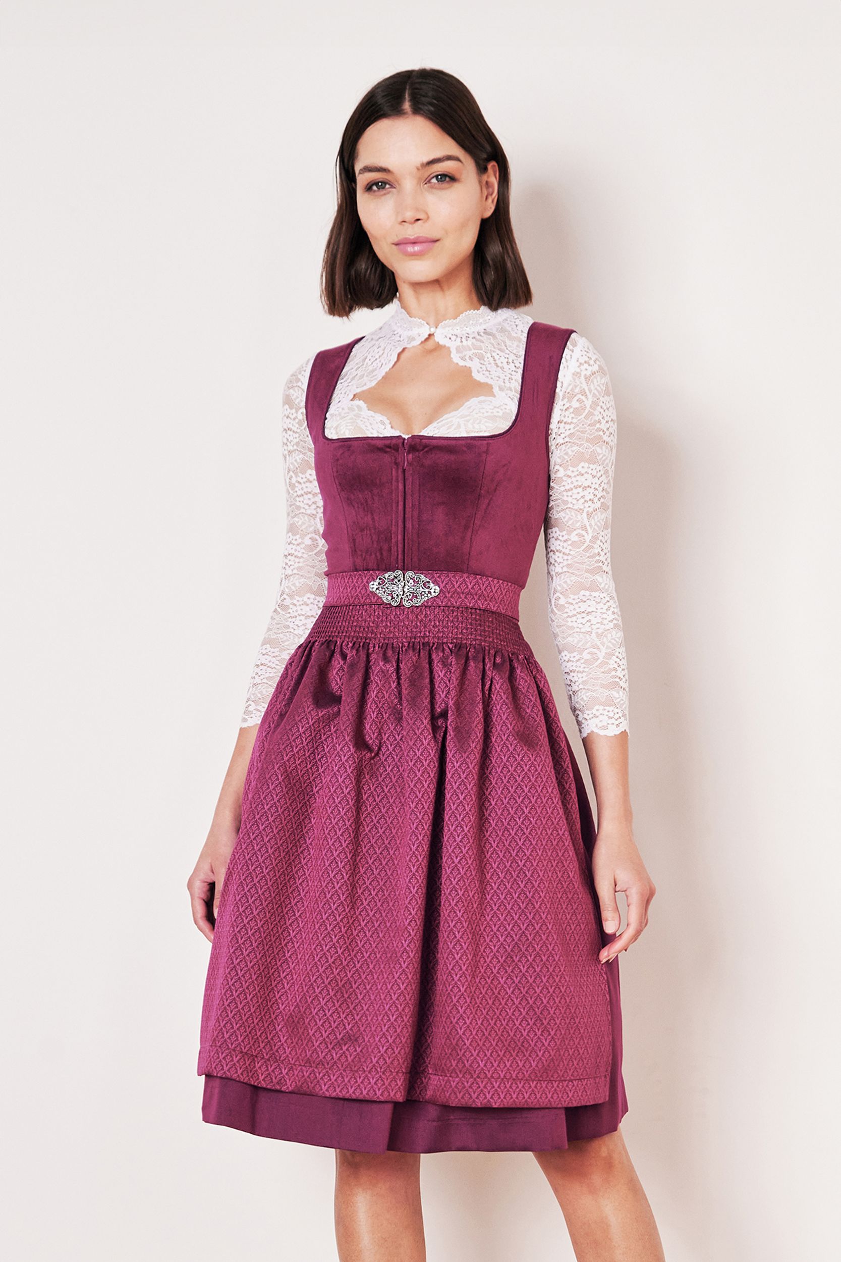  |  Dirndl mittel | 46