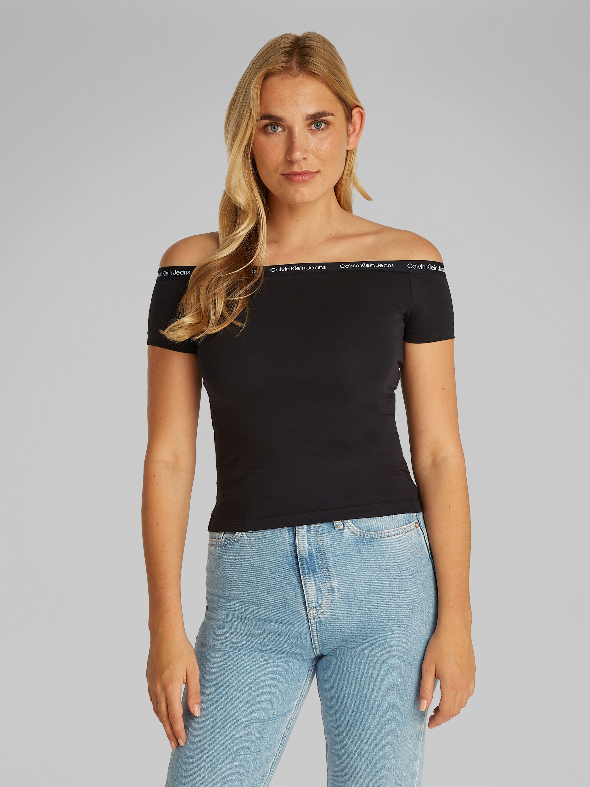 Calvin Klein Jeans |  Calvin Klein Jeans Pullover  | M | ck black