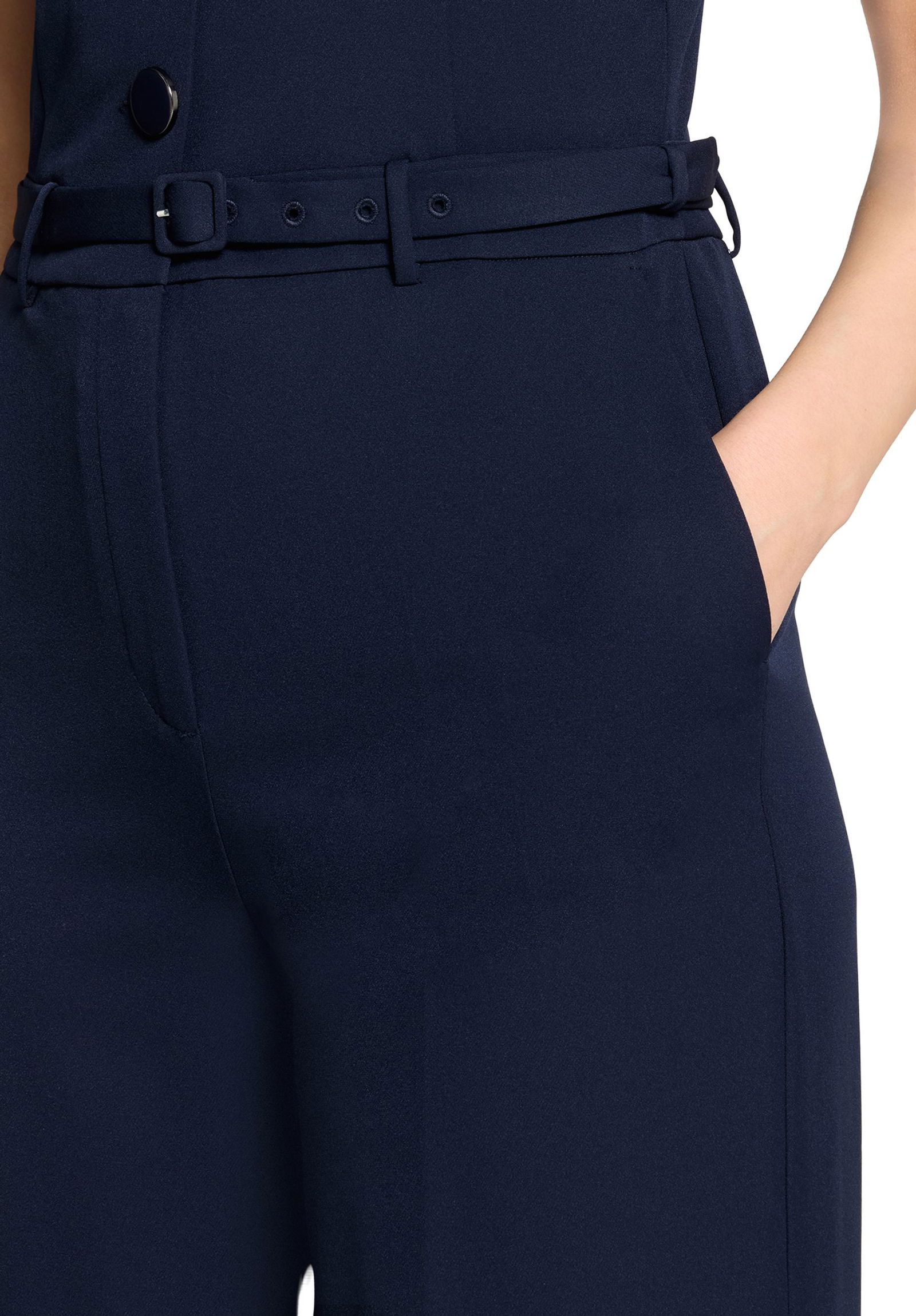 Vera Mont |  Vera Mont Overall  | 42 | night sky