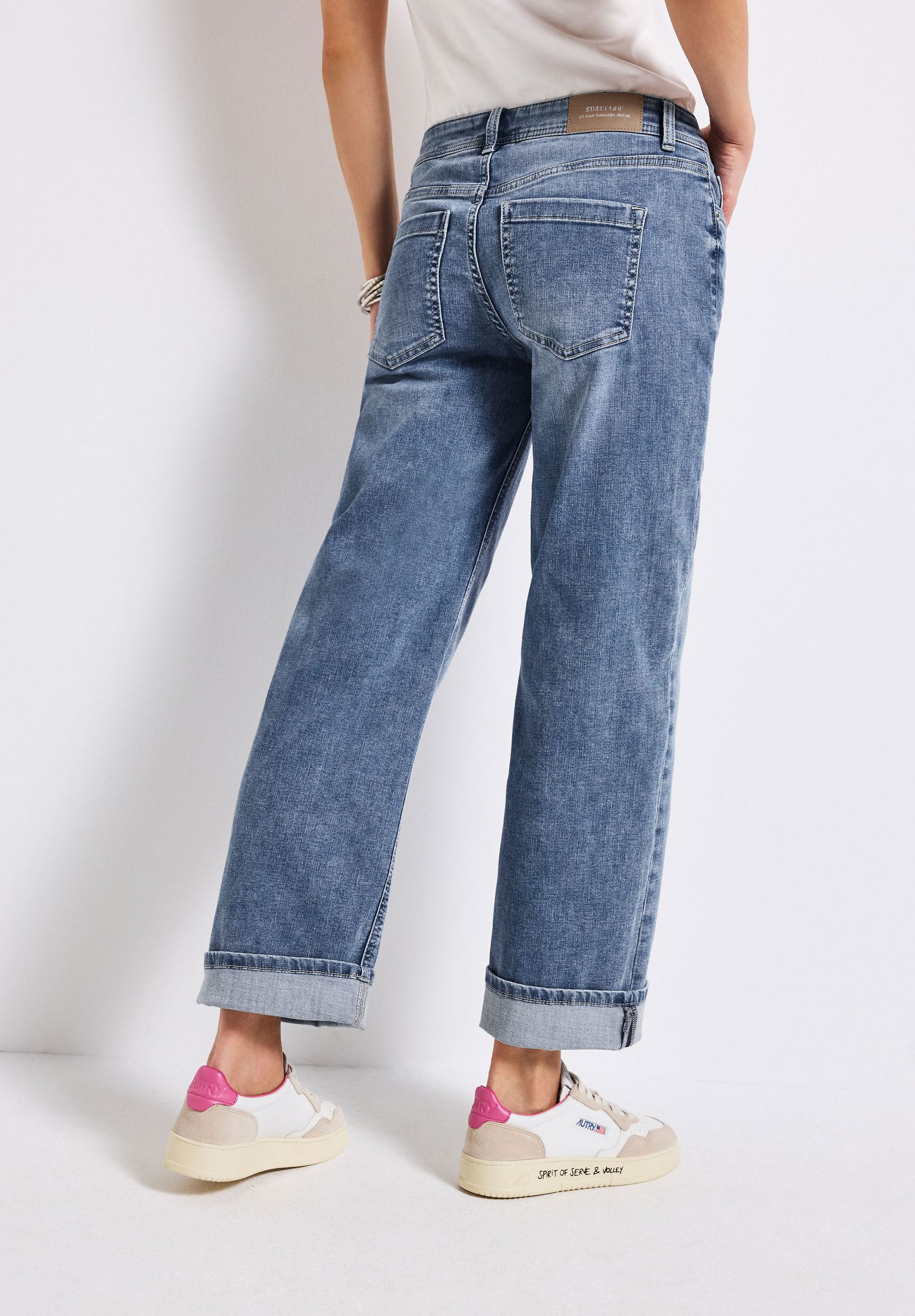  |  Straight Leg Jeans | 27/28 | 4565_17036