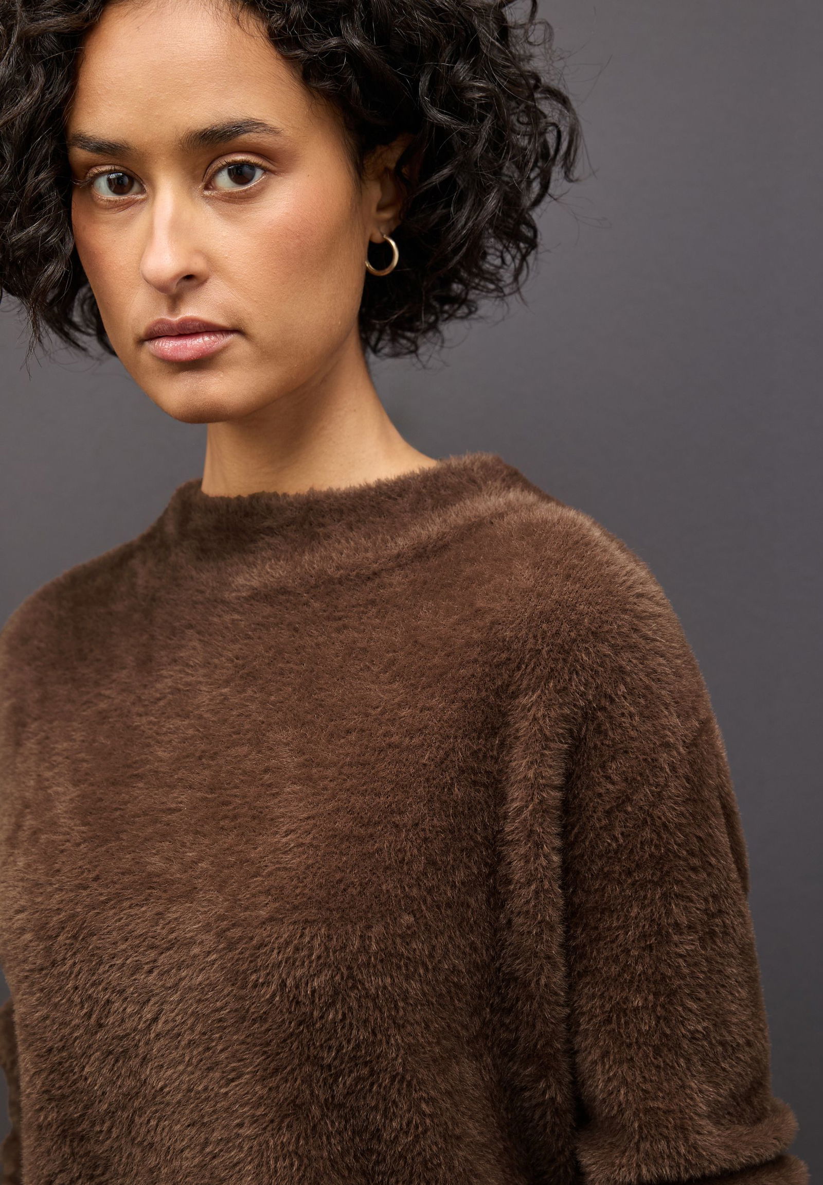 | LTD QR_fluffy turtle sweater, hazelnut brown | 36