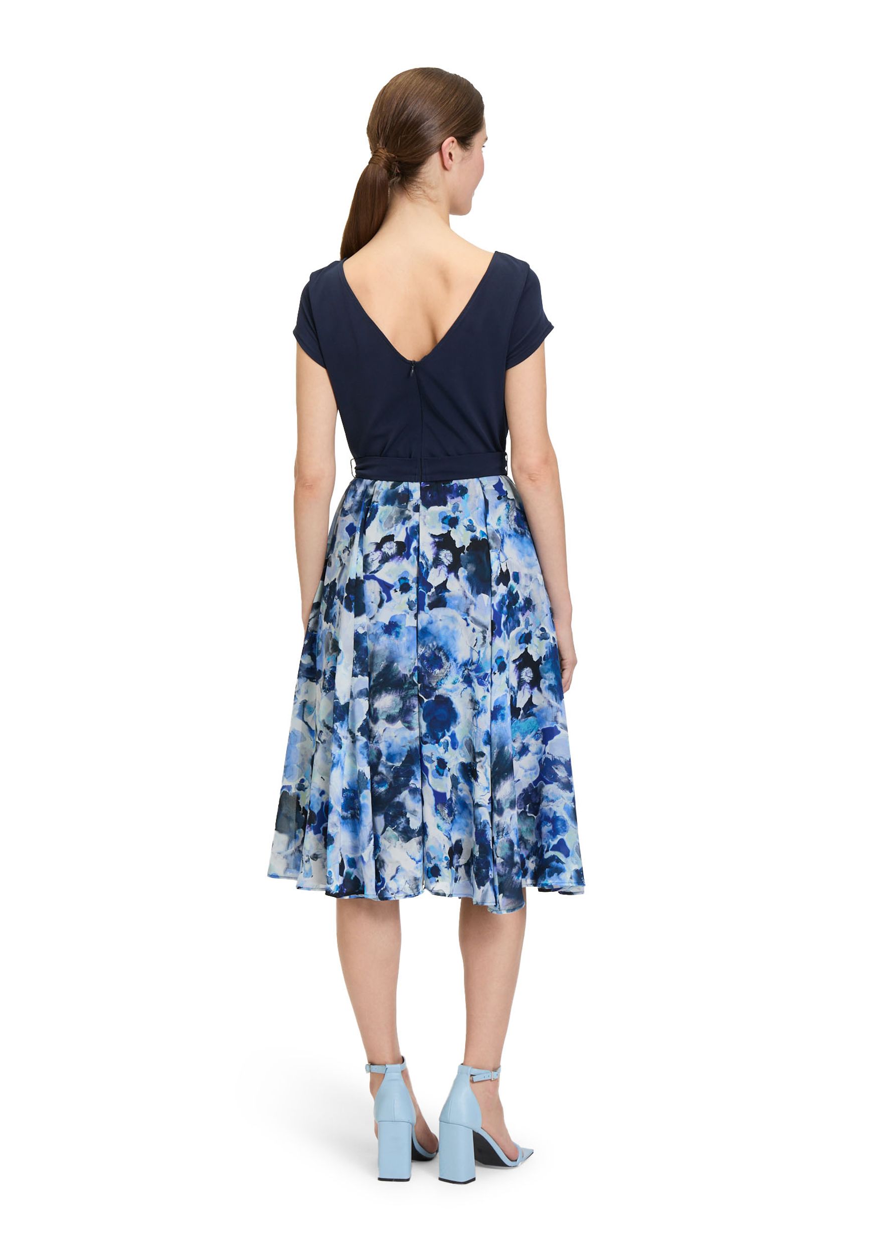 Vera Mont |  Vera Mont Cocktailkleid | 46 | dark blue/blue