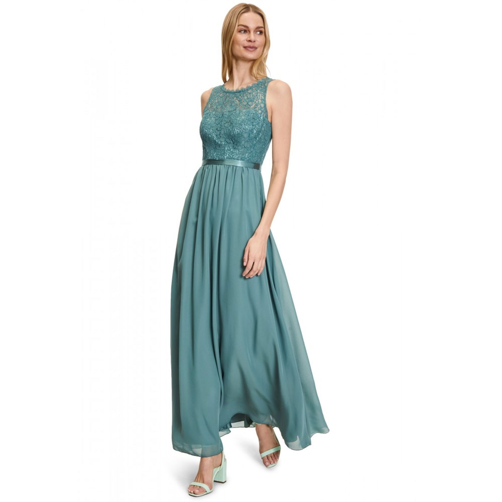 28a387b0250b49ef41af24d56dcd6242 Suddenly Princess Langes Kleid
