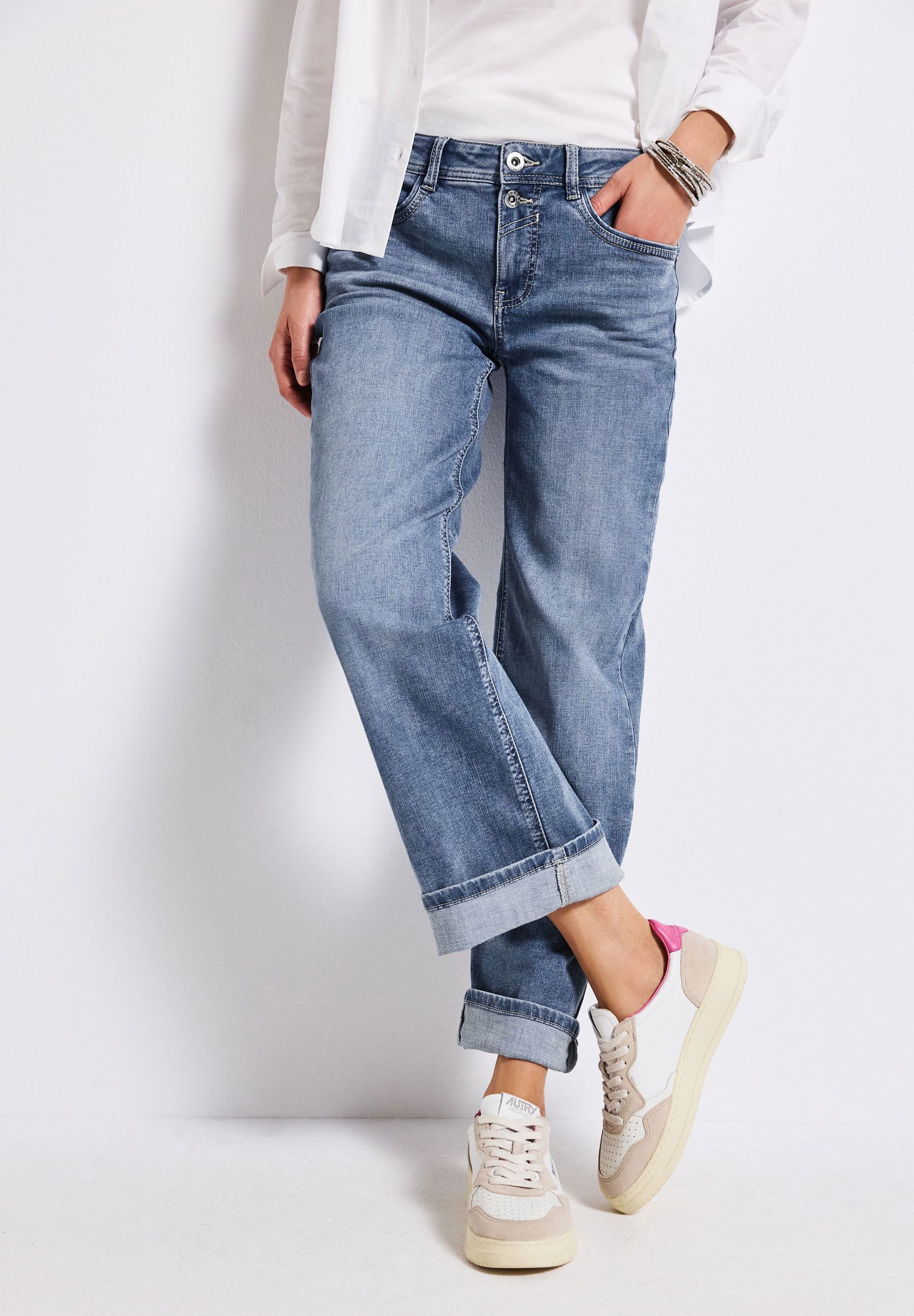  |  Straight Leg Jeans | 27/28 | 4565_17036