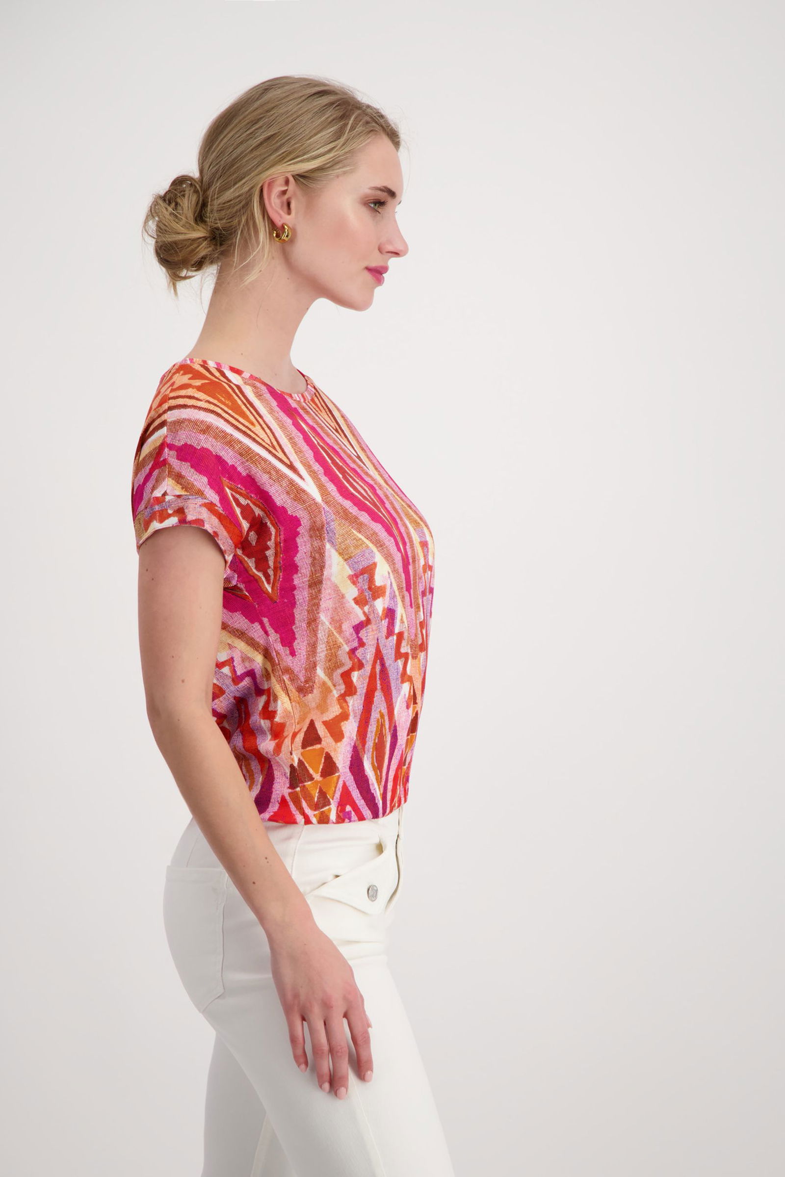 9a68179cb42a9c9136c6a0ffc02d57b8 Monari Shirt