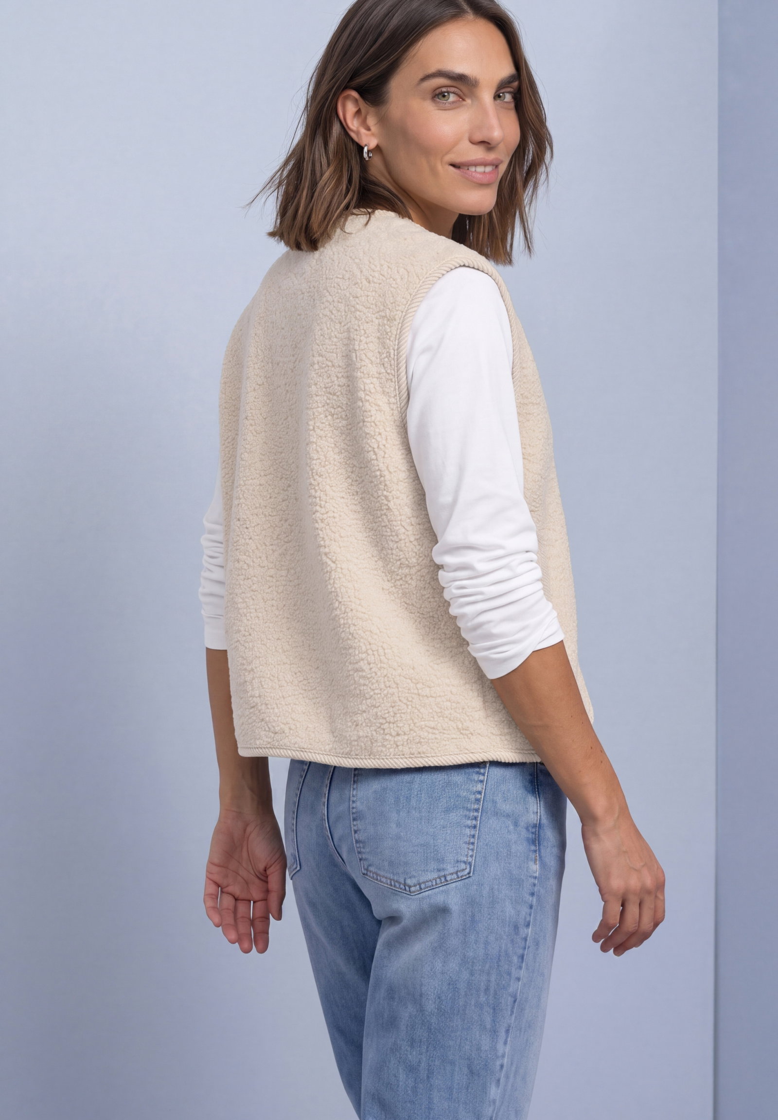 Short Teddy Vest w. Corduroy D, soft fawn beige #4