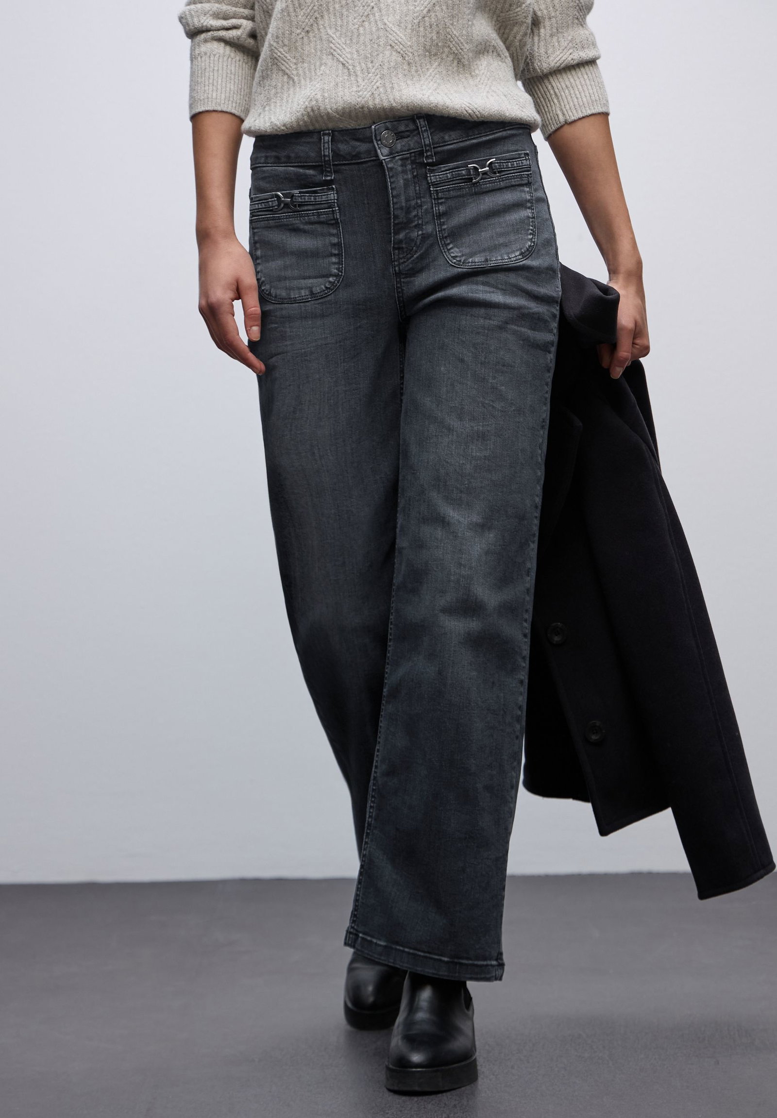 d9196998ab4ae184411d1b319b55740d | Wide Leg Jeans | 32/30 | 4565_17483