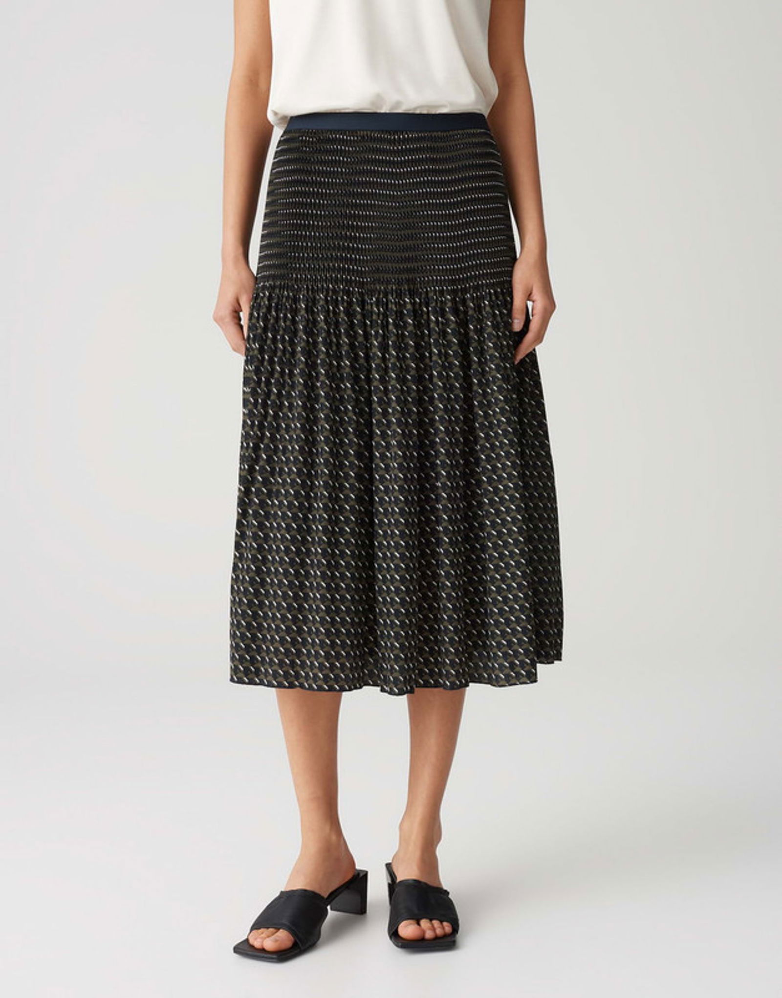 9984975a07304a68008cc408d1ff2a09 Opus | Ribane london | 40 | coal blue