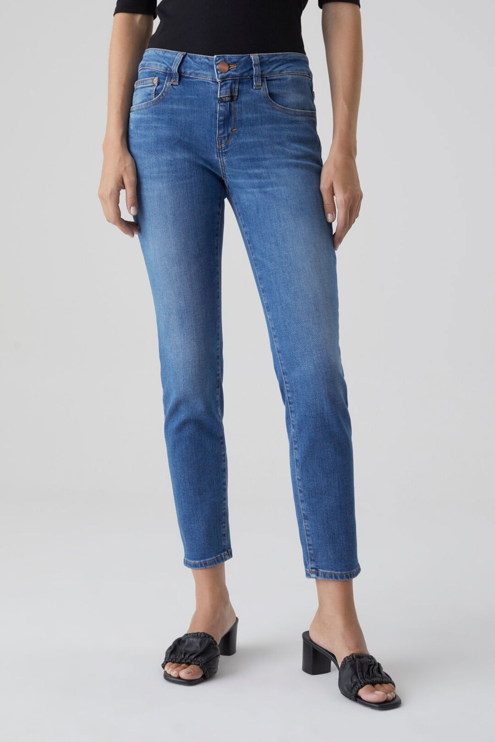 6cf368f13c5b87cb2addec79c4ca6836 Closed Skinny Jeans