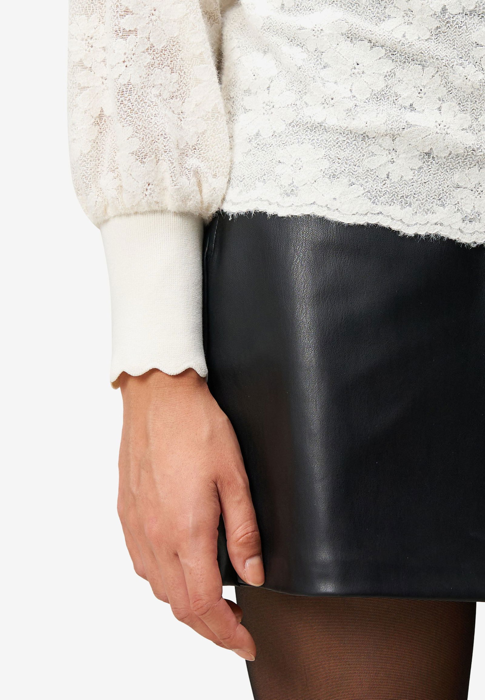 Zero |  Zero Sweatshirt  | 44 | eggnog