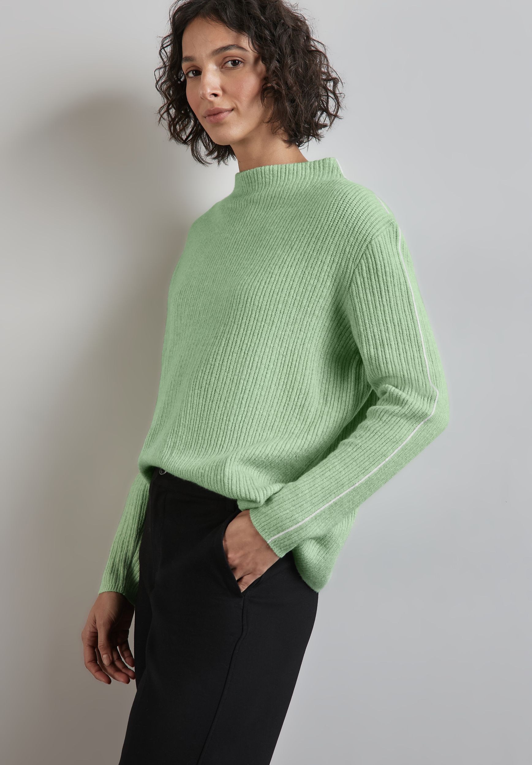  |  Pullover mit Kontrastdetail | 40 | 4565_26217