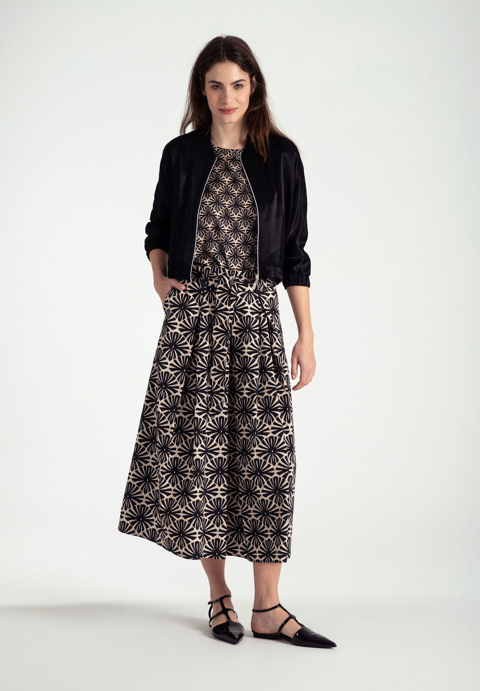 eb87e93f7fffef85157528a3f2eefc89 More & More |  More & More Sommerrock  | 36 | schwarz