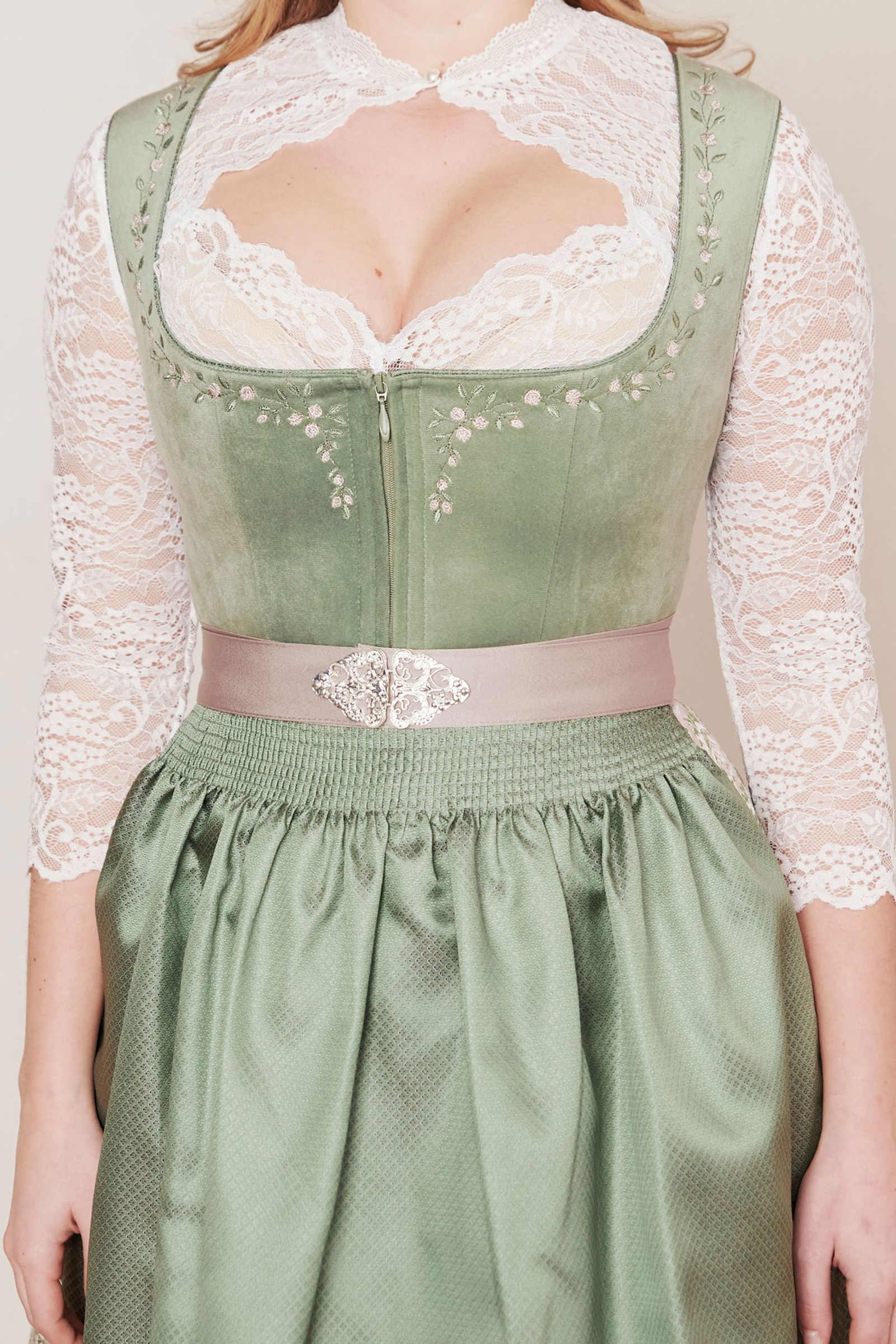 | Dirndl kurz | 34