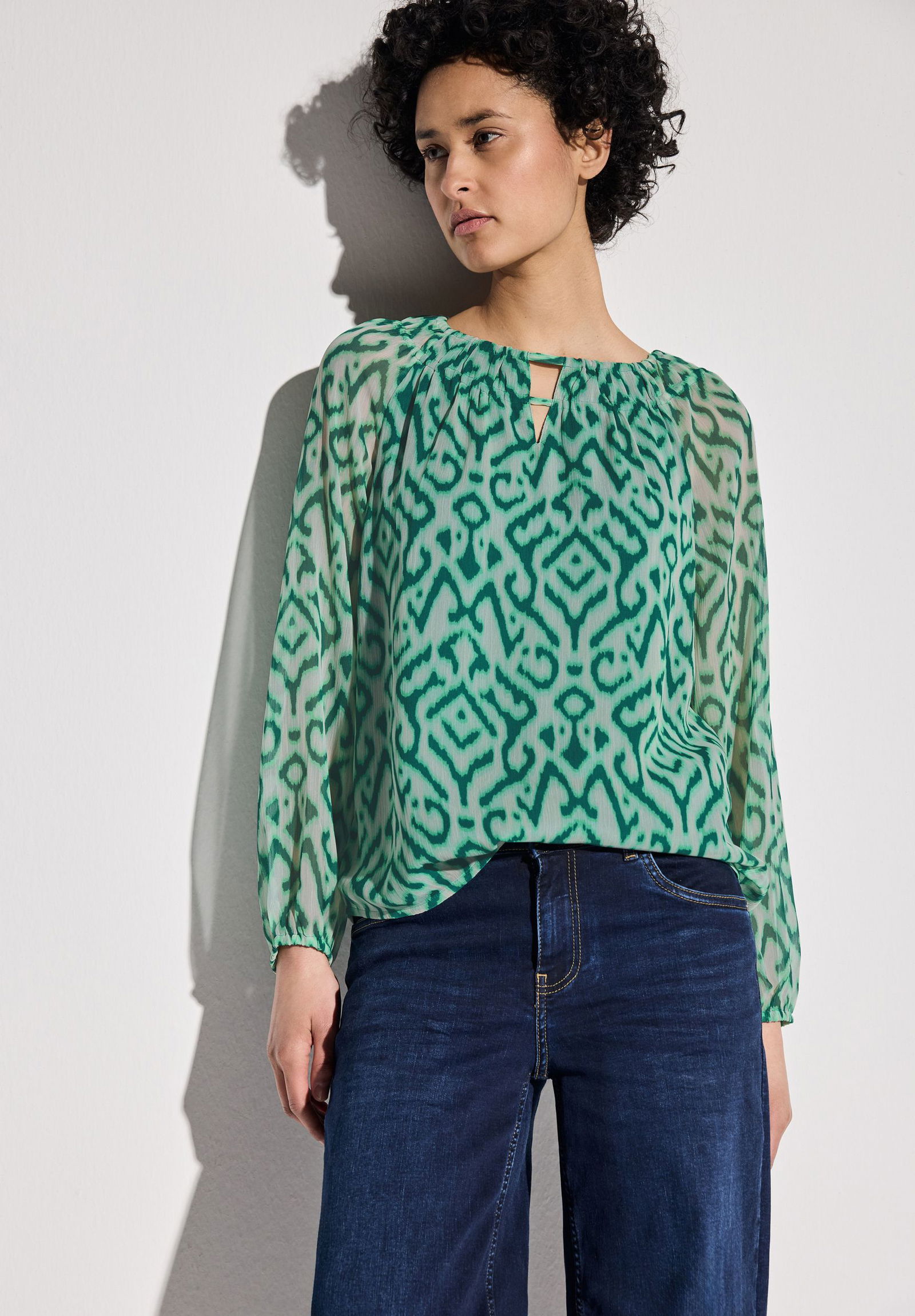  |  Gemusterte Chiffon-Bluse | 44 | 4565_36342