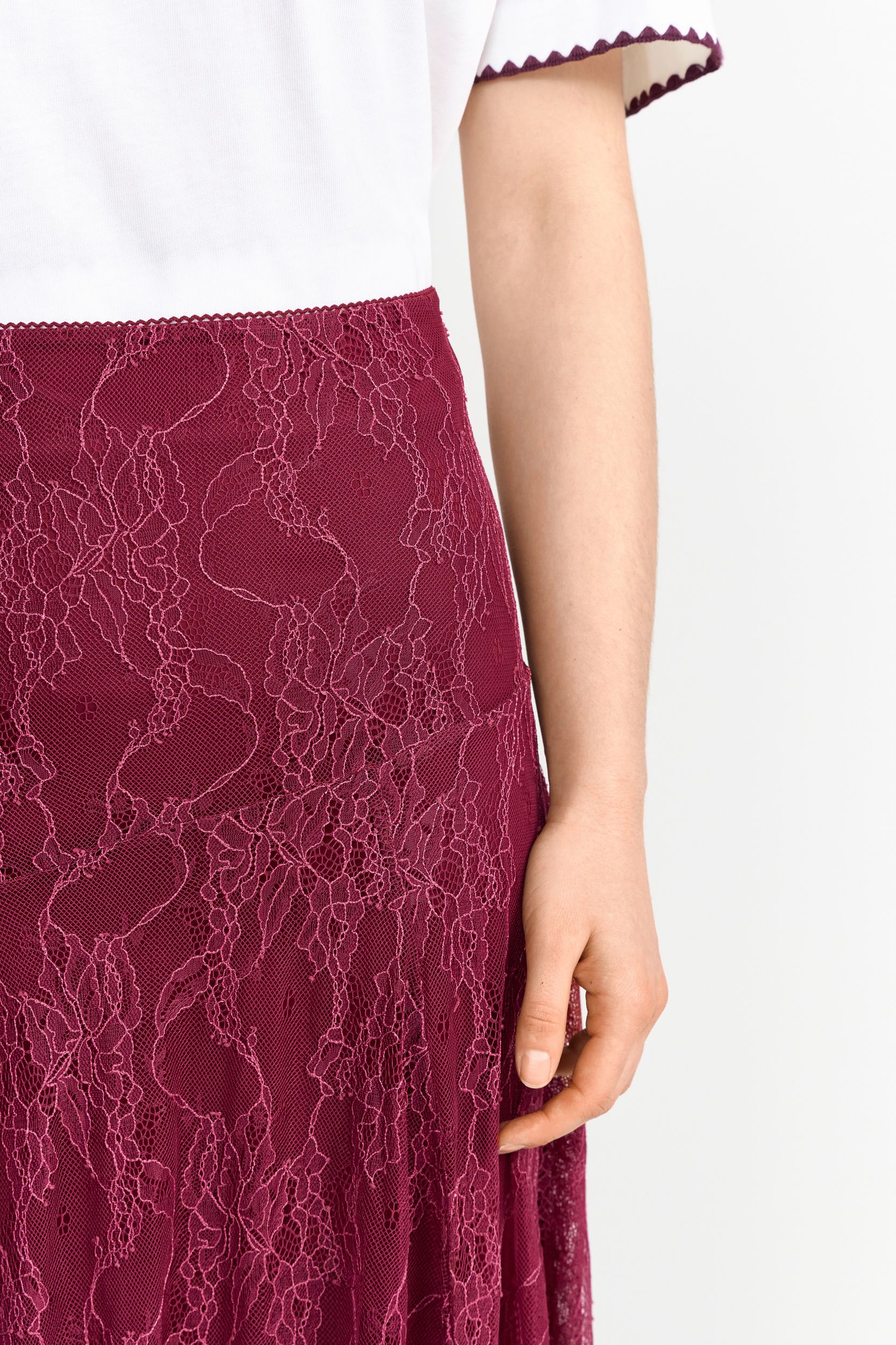  |  Lace Midi Skirt, ruby glow | L | ruby glow