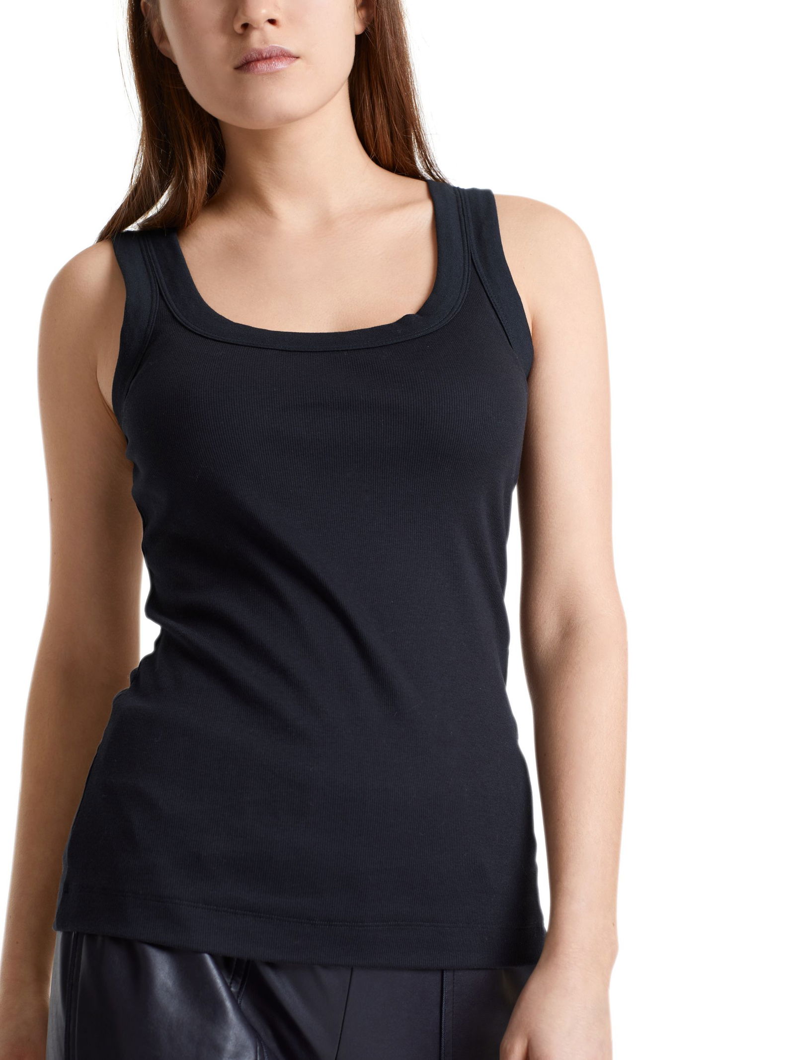 01c50c4a588dd99b6c70f5015f34efa7 Marc Cain Tanktop aus Feinripp