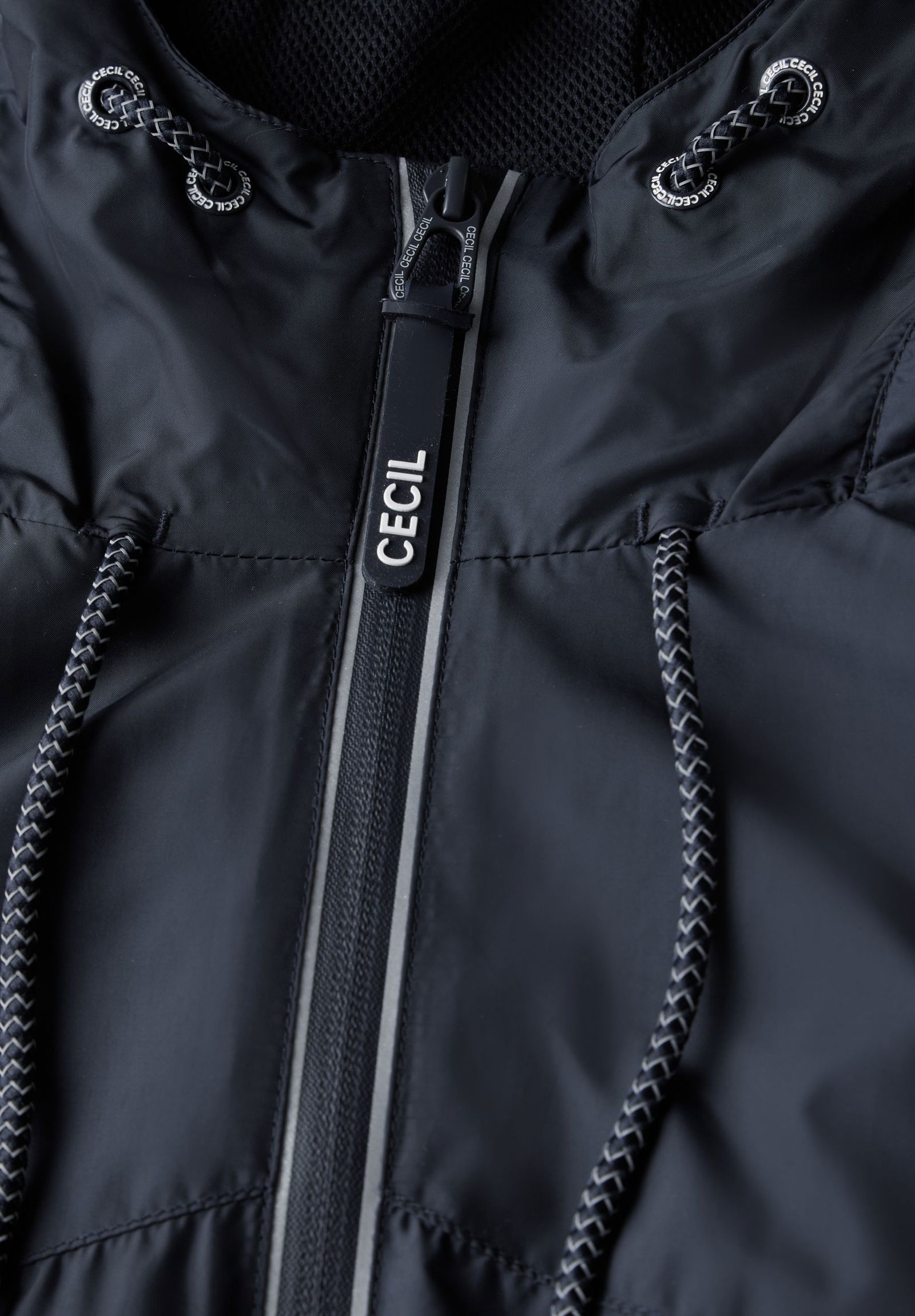 b64c102f6efc81280dbcd568425a9a43 | Windbreaker w. flap pockets, dark navy blue | S | dark navy blue
