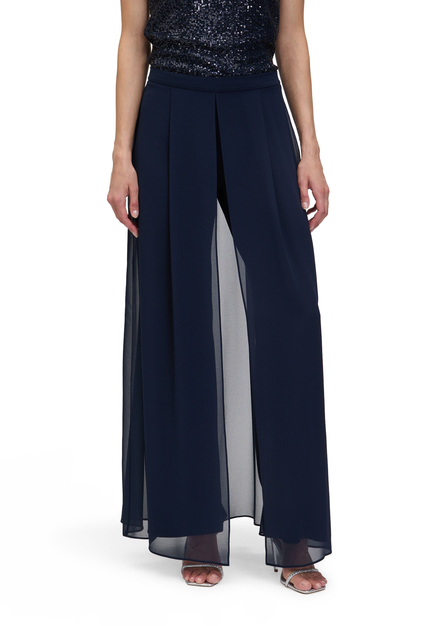 Vera Mont |  Hosenrock | 48 | night sky
