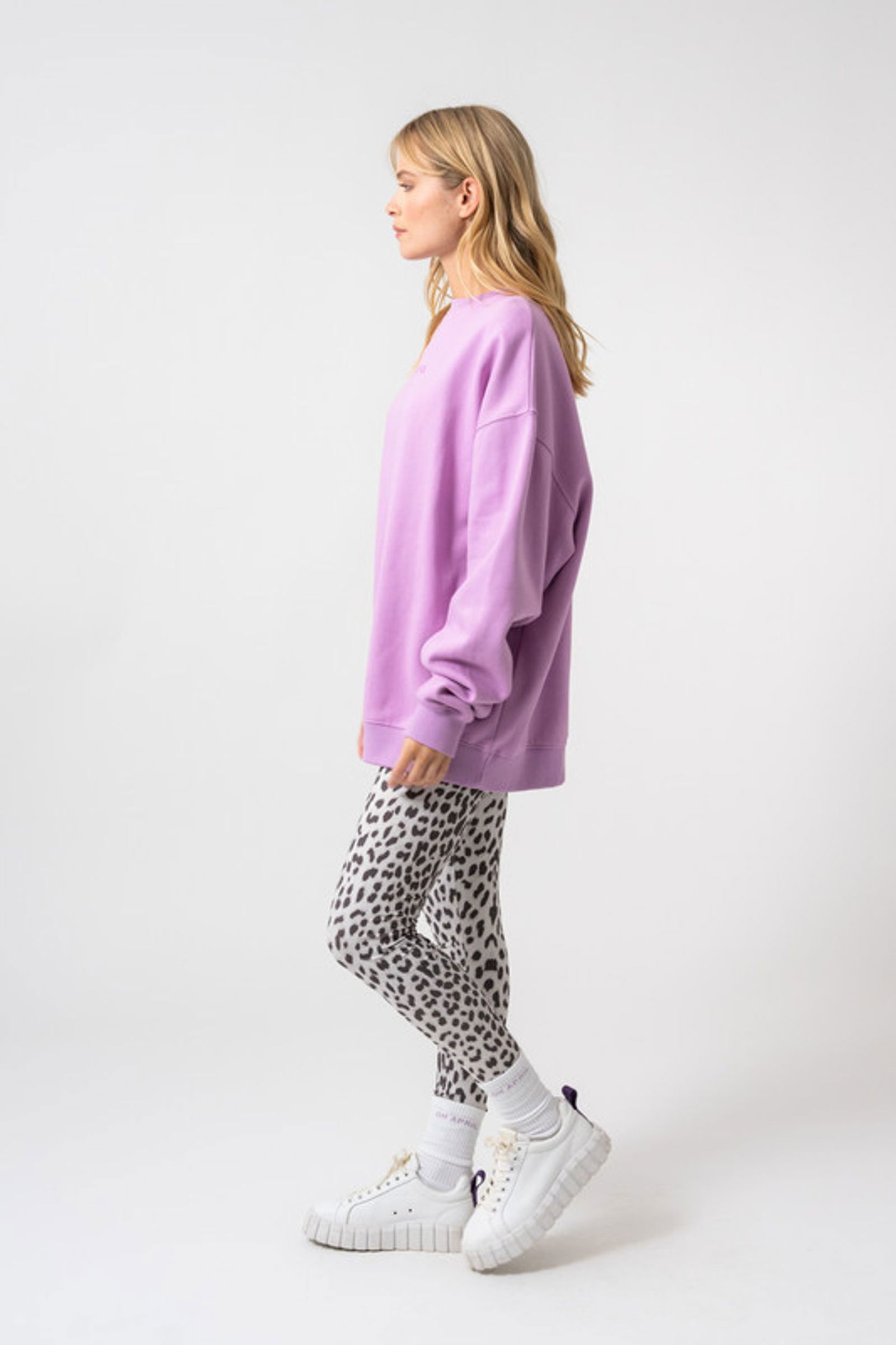 a4ddd8aa2a8384b766f21d5e4e6f48ab Oh April | Oh April Sweatshirt | XS | lilac